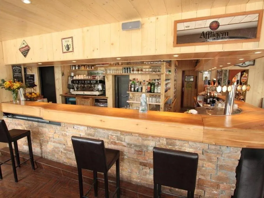 Lounge or bar in Hôtel les Vallois