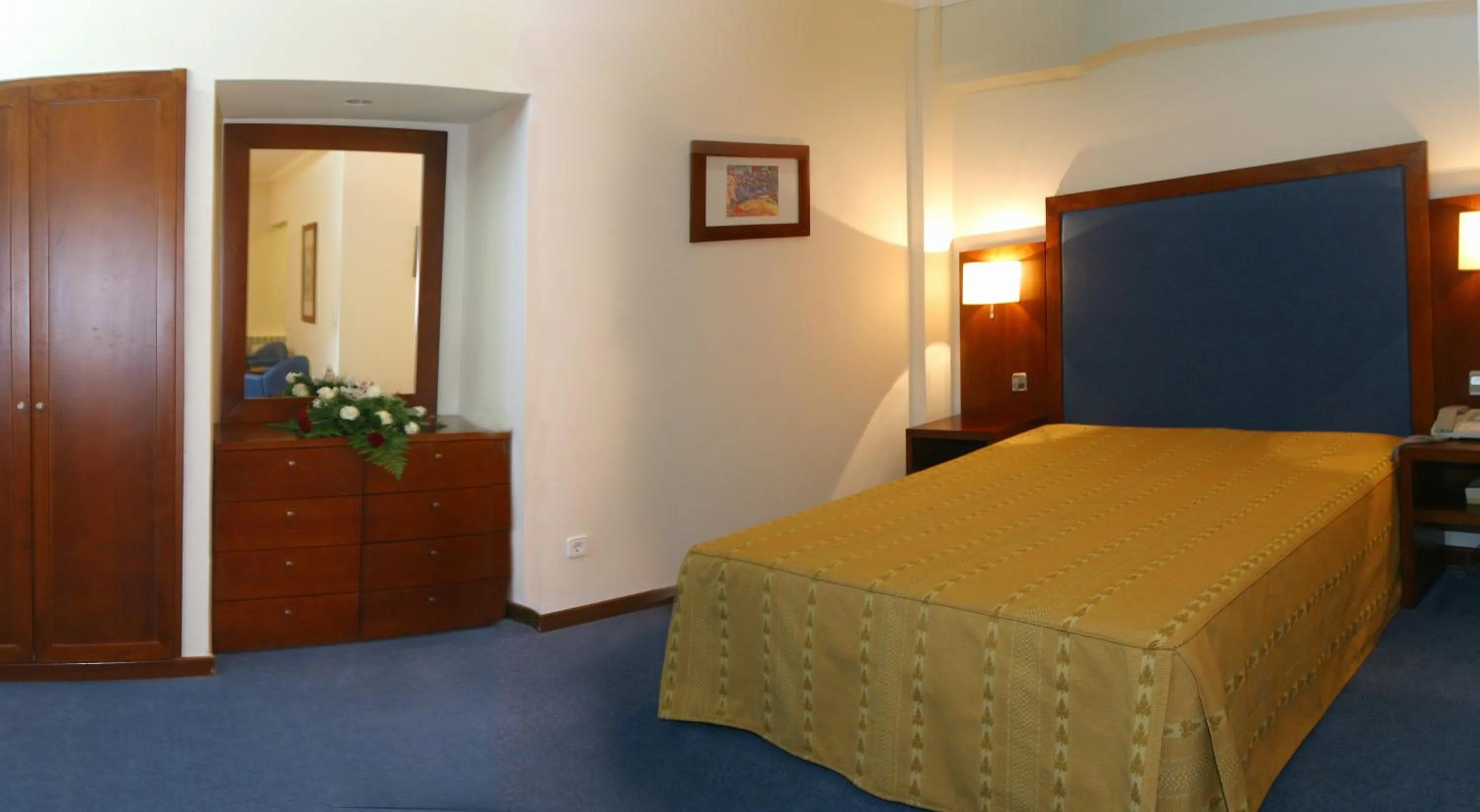 Photo of the whole room, Bed in Hotel Samasa Fundao