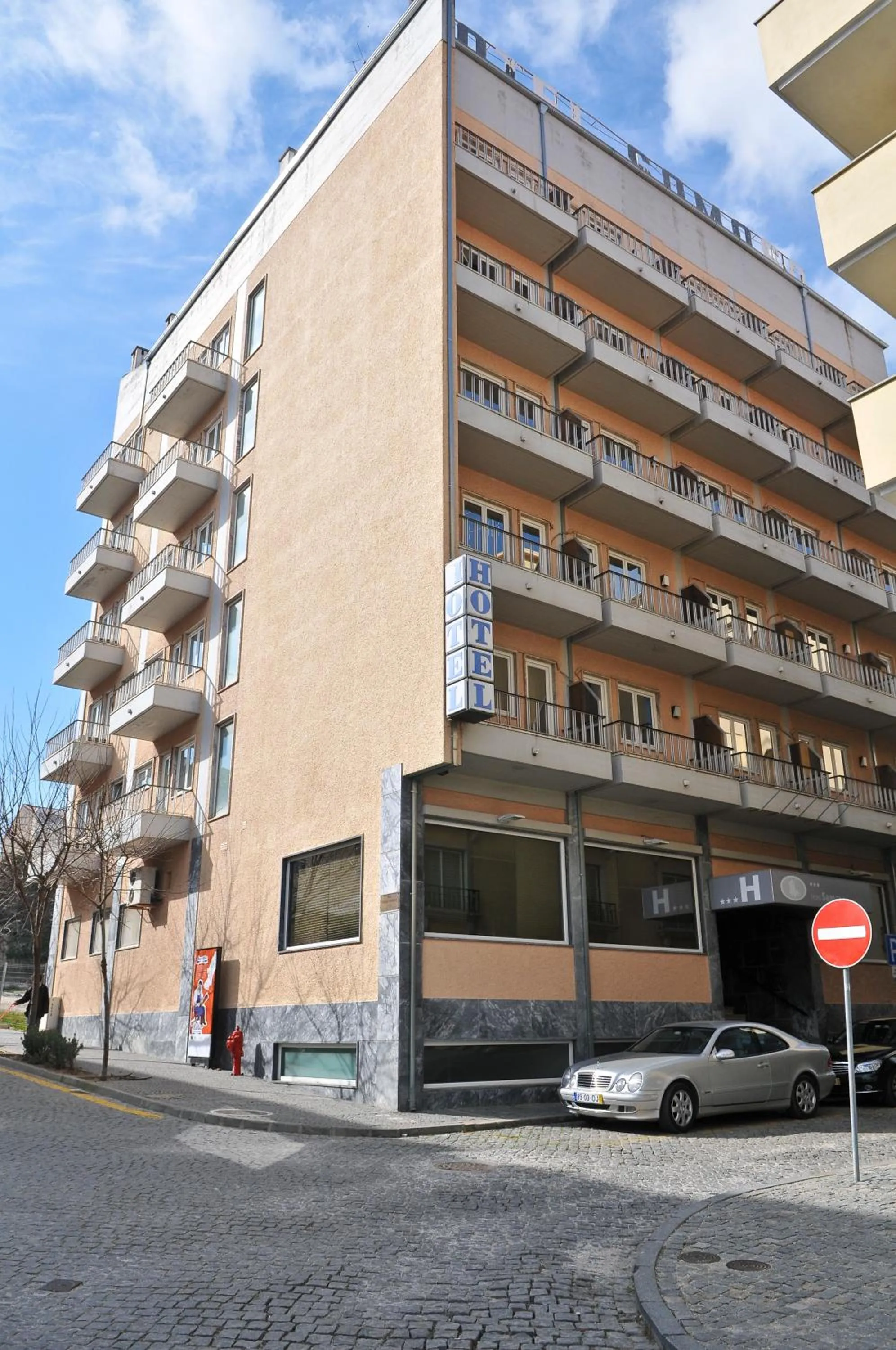 Property building in Hotel Samasa Fundao