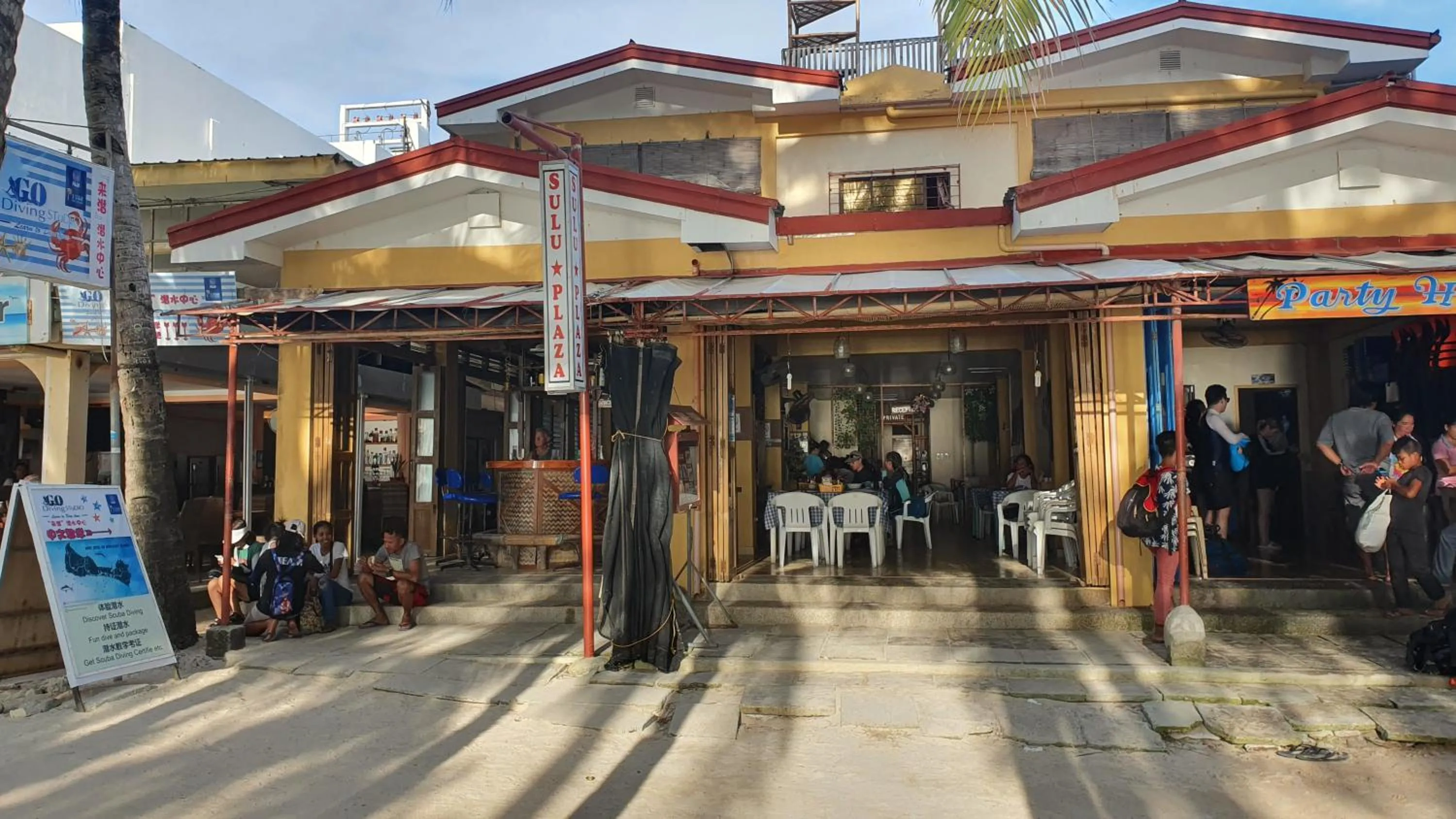 Facade/entrance in Sulu Plaza