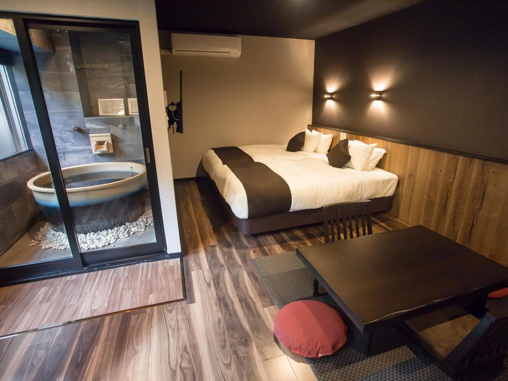 Deluxe Japanese Western Style Room - Smoking in LiVEMAX RESORT Hakone Ashinoko