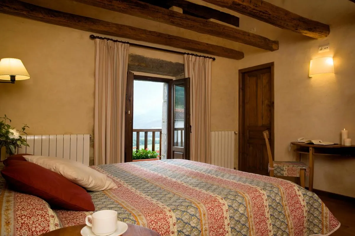 Photo of the whole room, Bed in Hotel Akerreta