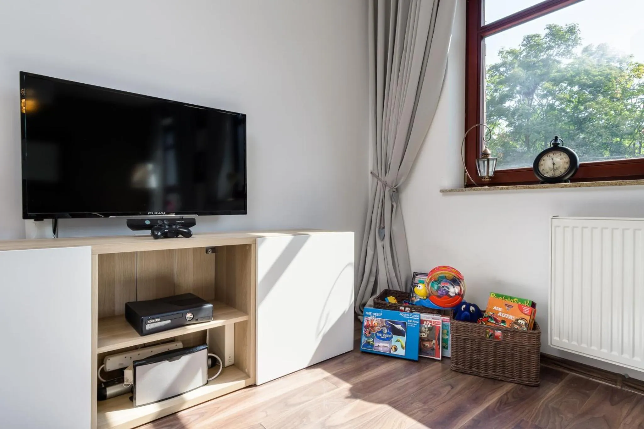 TV and multimedia in Elite Apartments by the River