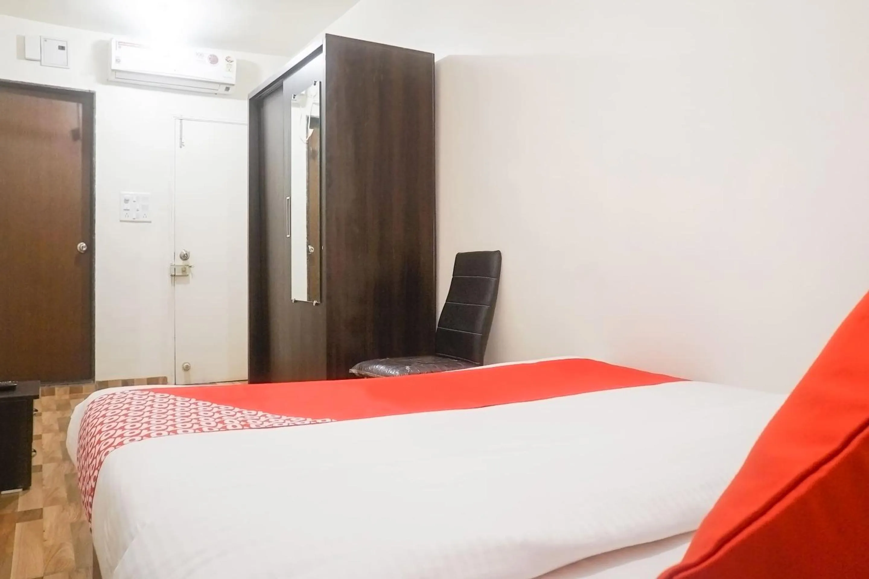 Bedroom, Bed in Super Hotel O River View Near Shaniwar Wada
