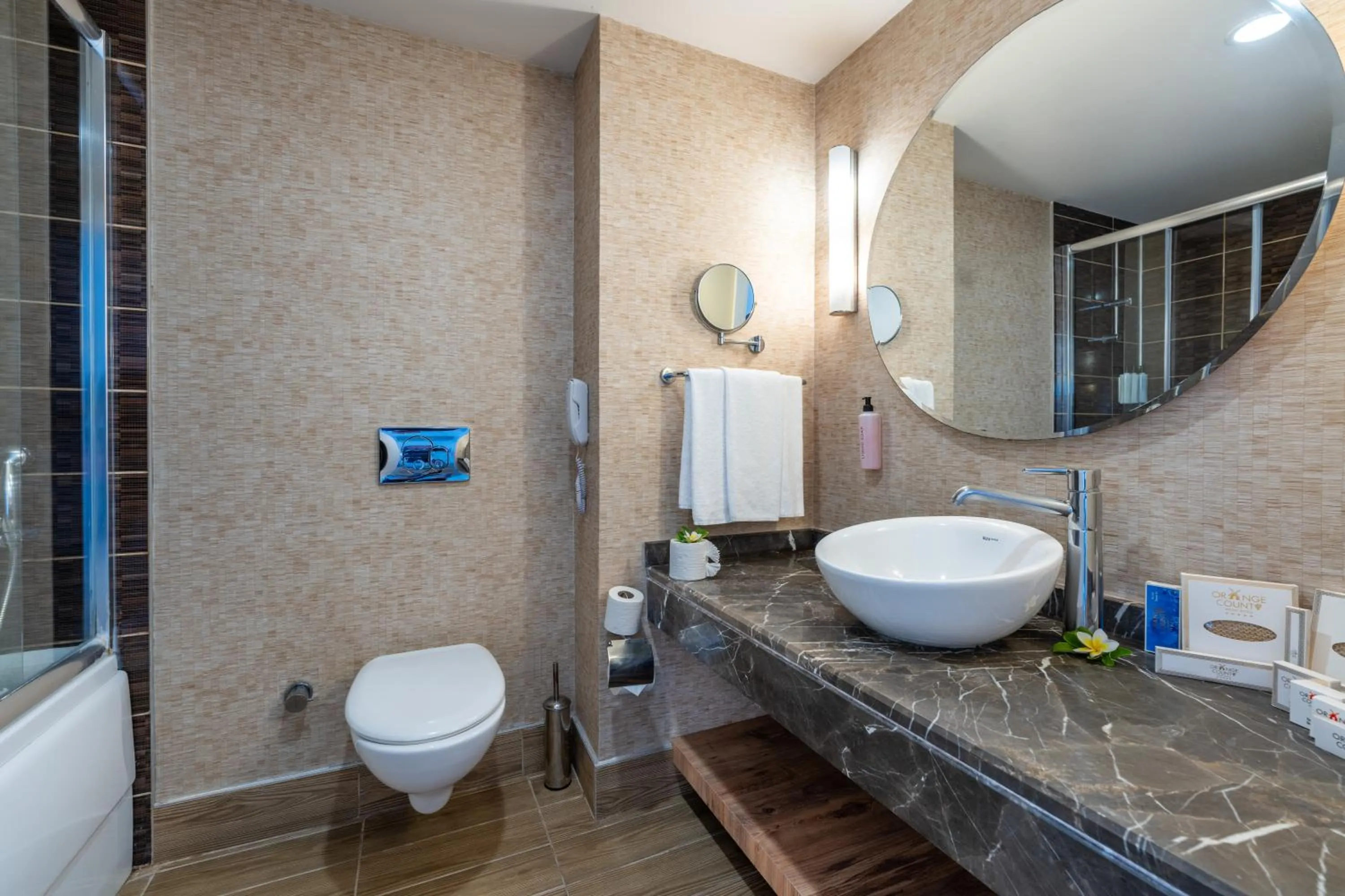 Shower in Orange County Alanya