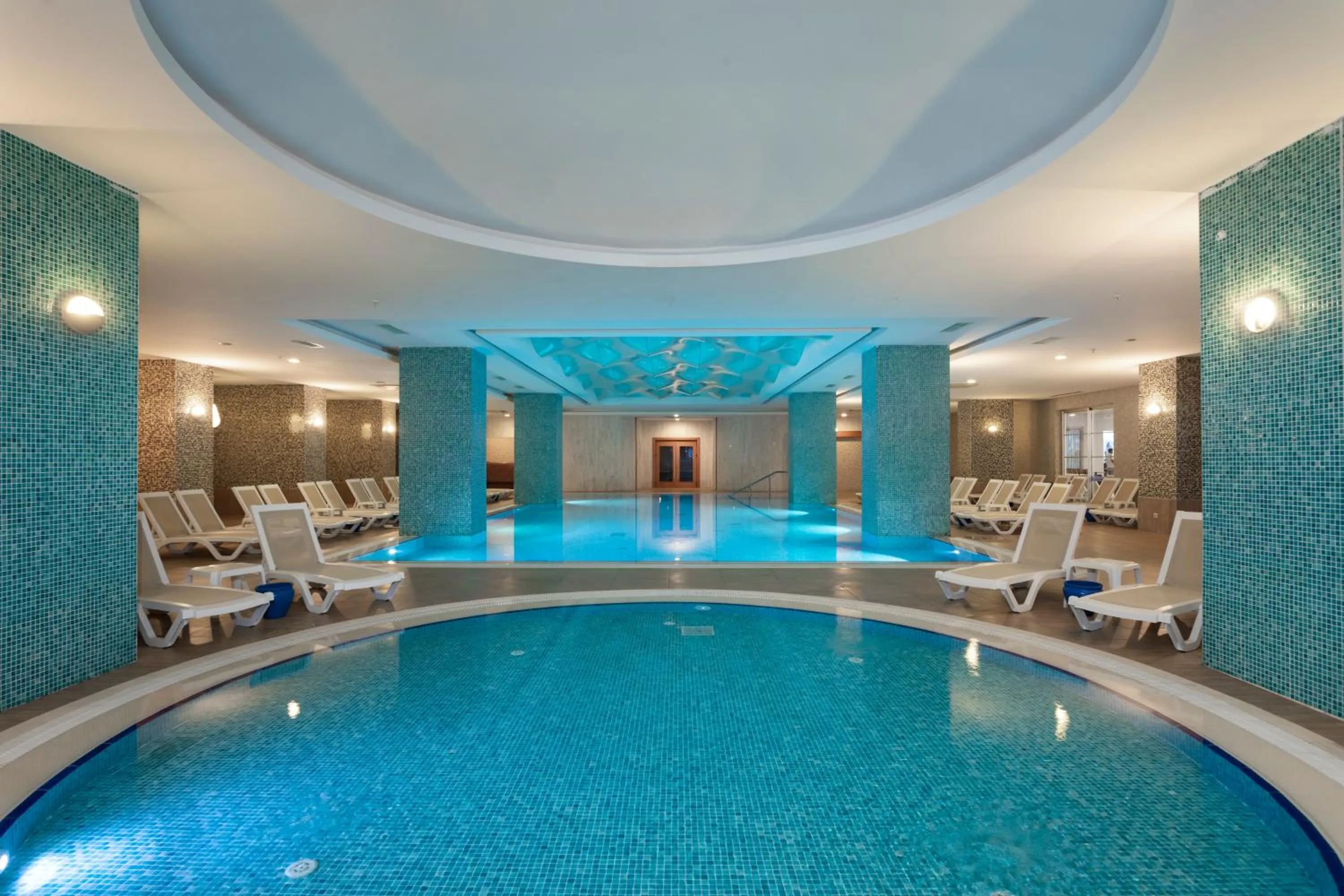 Swimming pool in Orange County Alanya