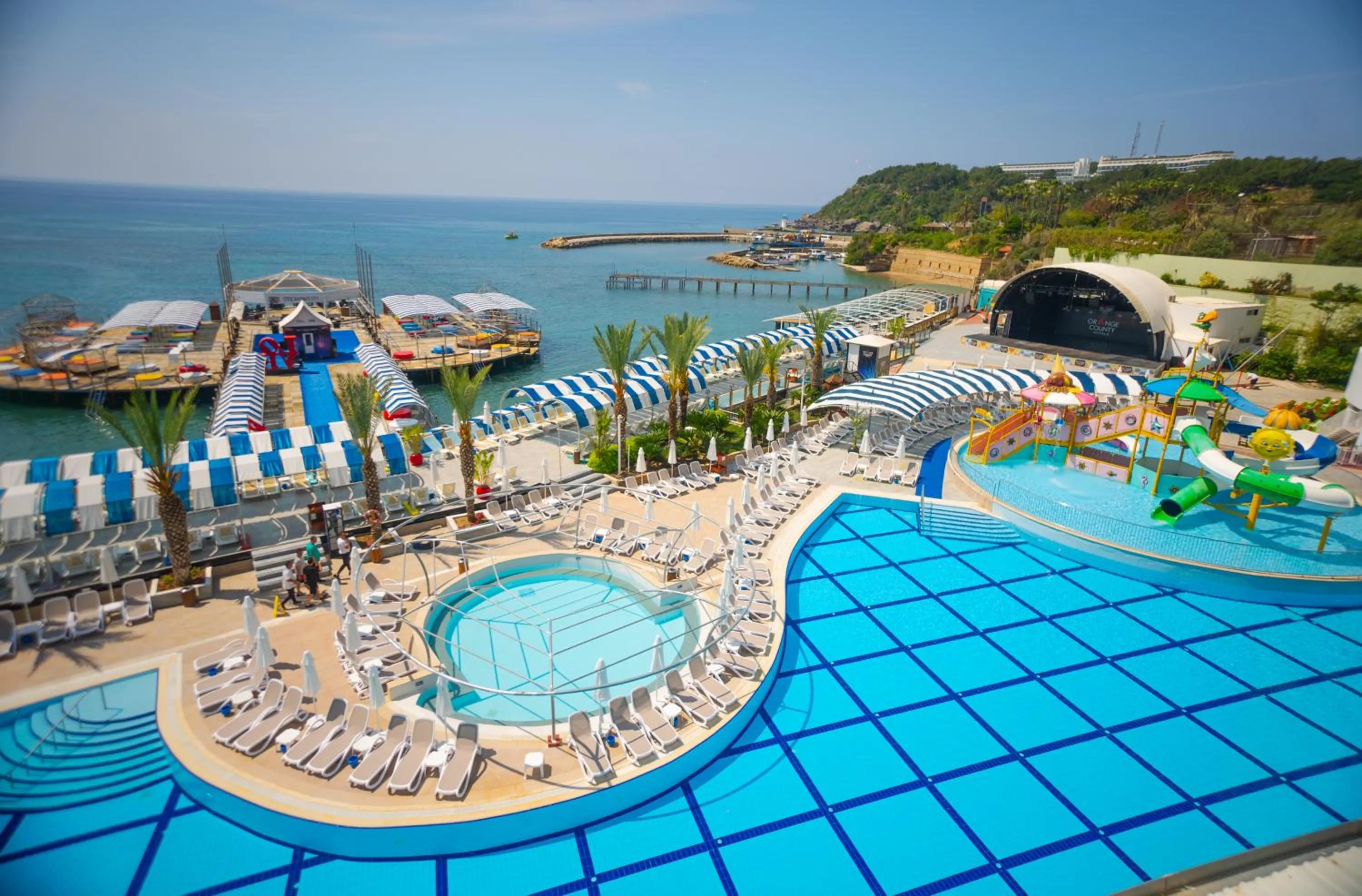 Swimming pool in Orange County Alanya