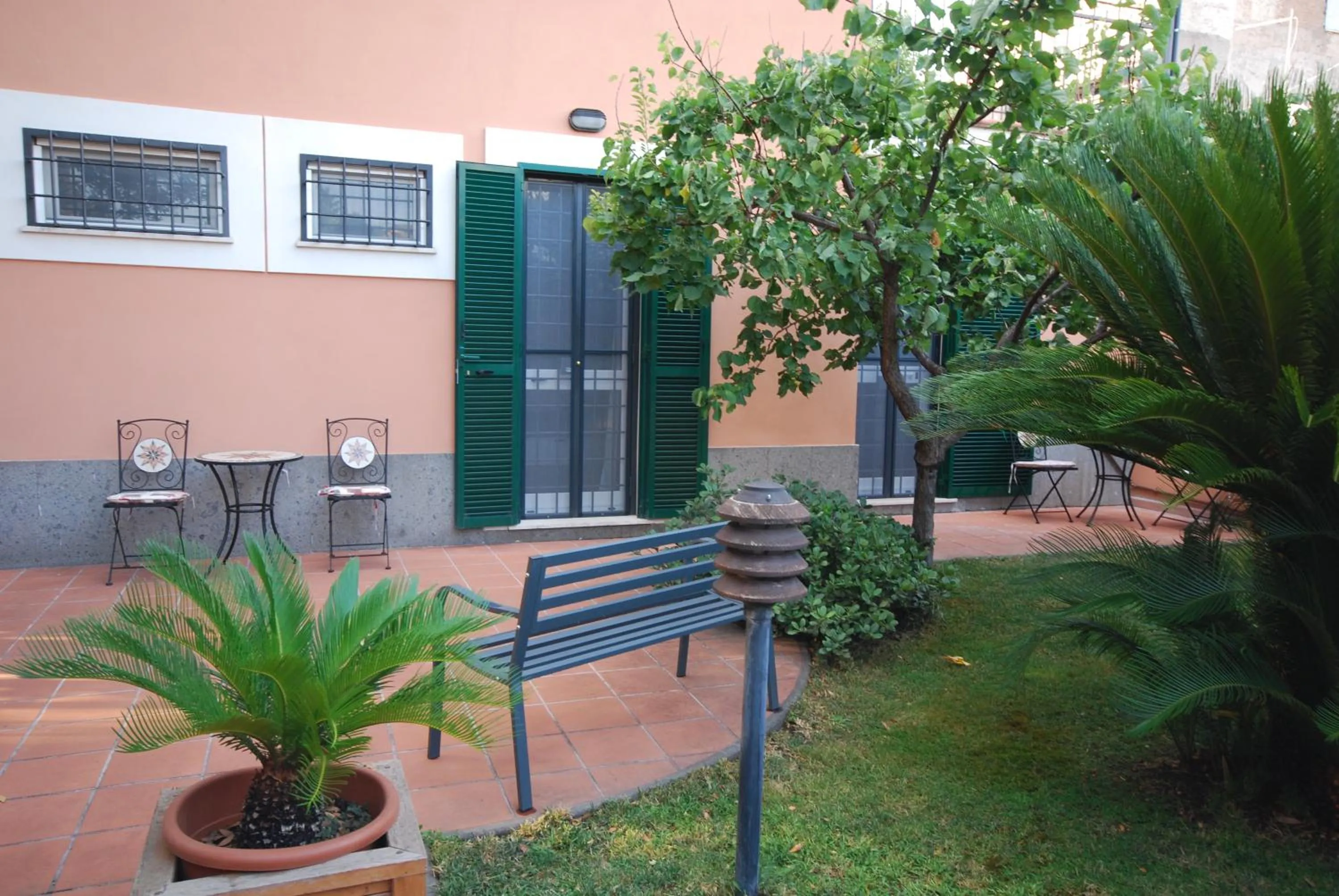 Garden in L'Oasi al Pigneto - Guest house