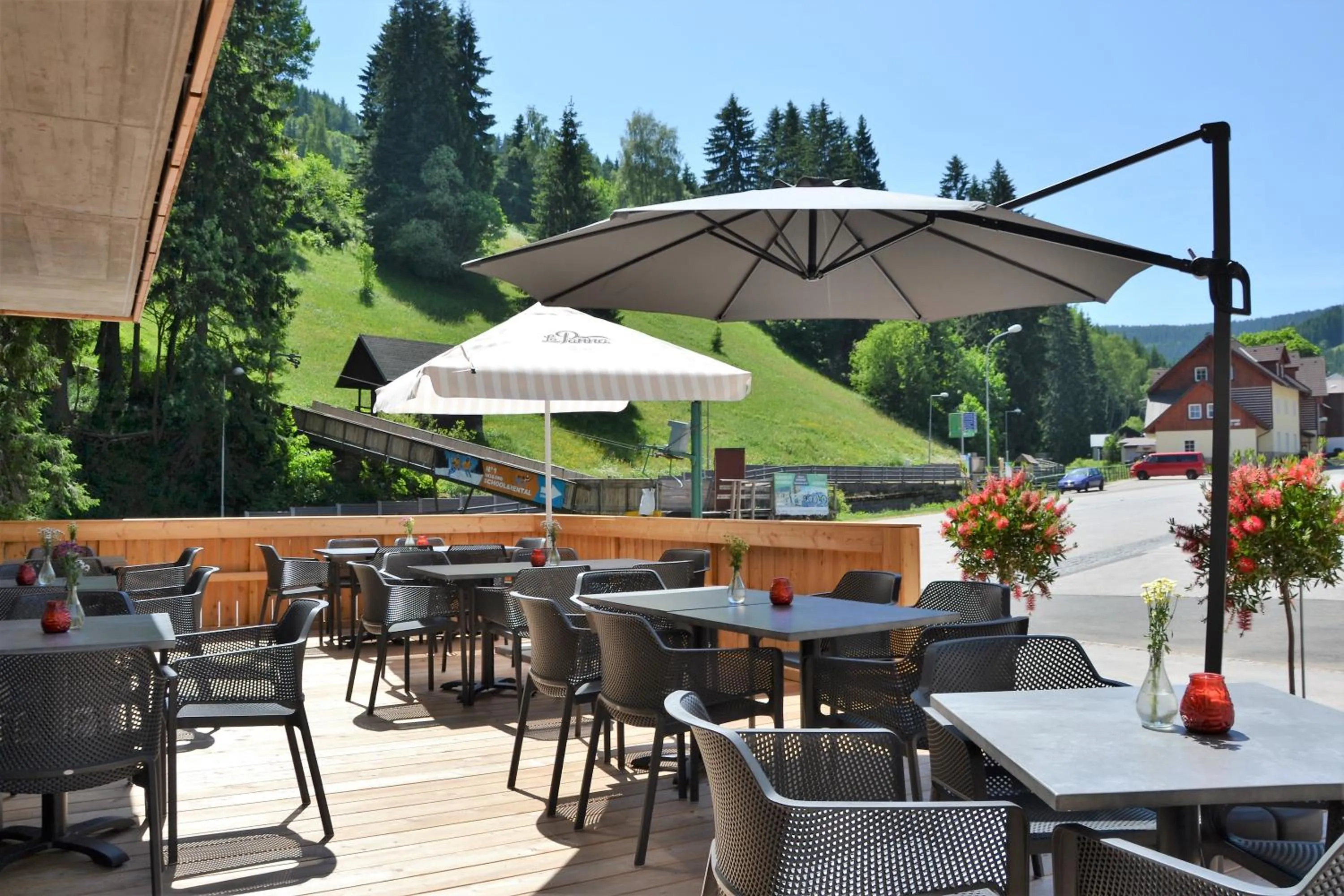 Restaurant/places to eat in Residence Post