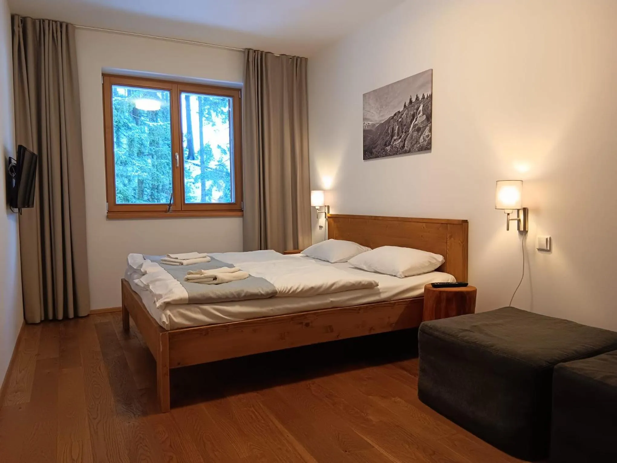 Bedroom, Bed in Residence Post