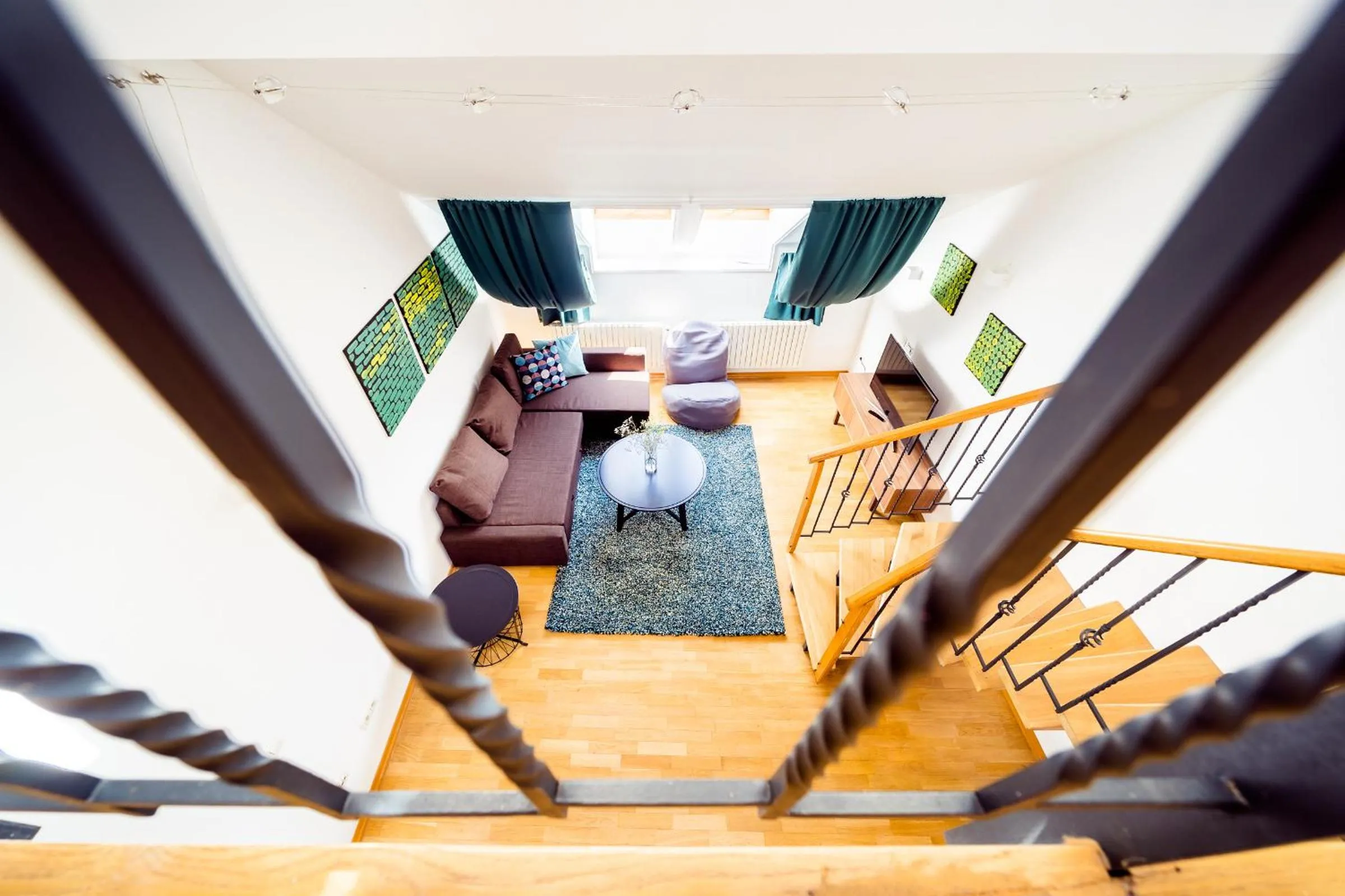 HOME ALONE 5BR+3BATH Penthouse in center of Prague