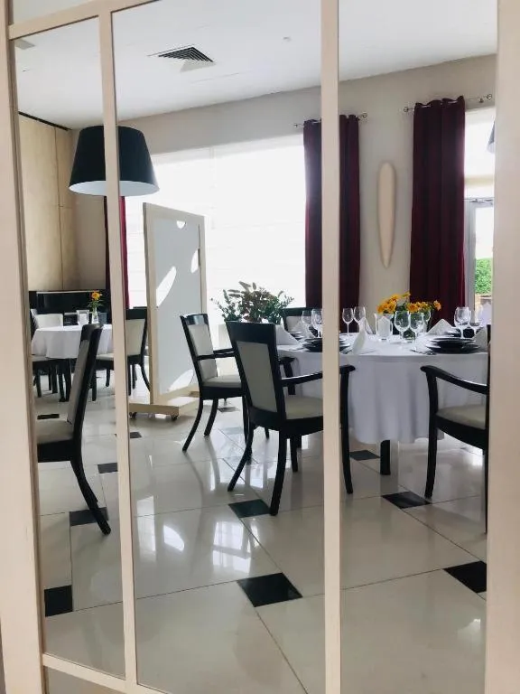 Restaurant/places to eat in Restauracja 32 Motel