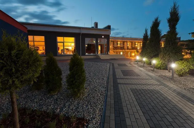 Windsurfing in Restauracja 32 Motel