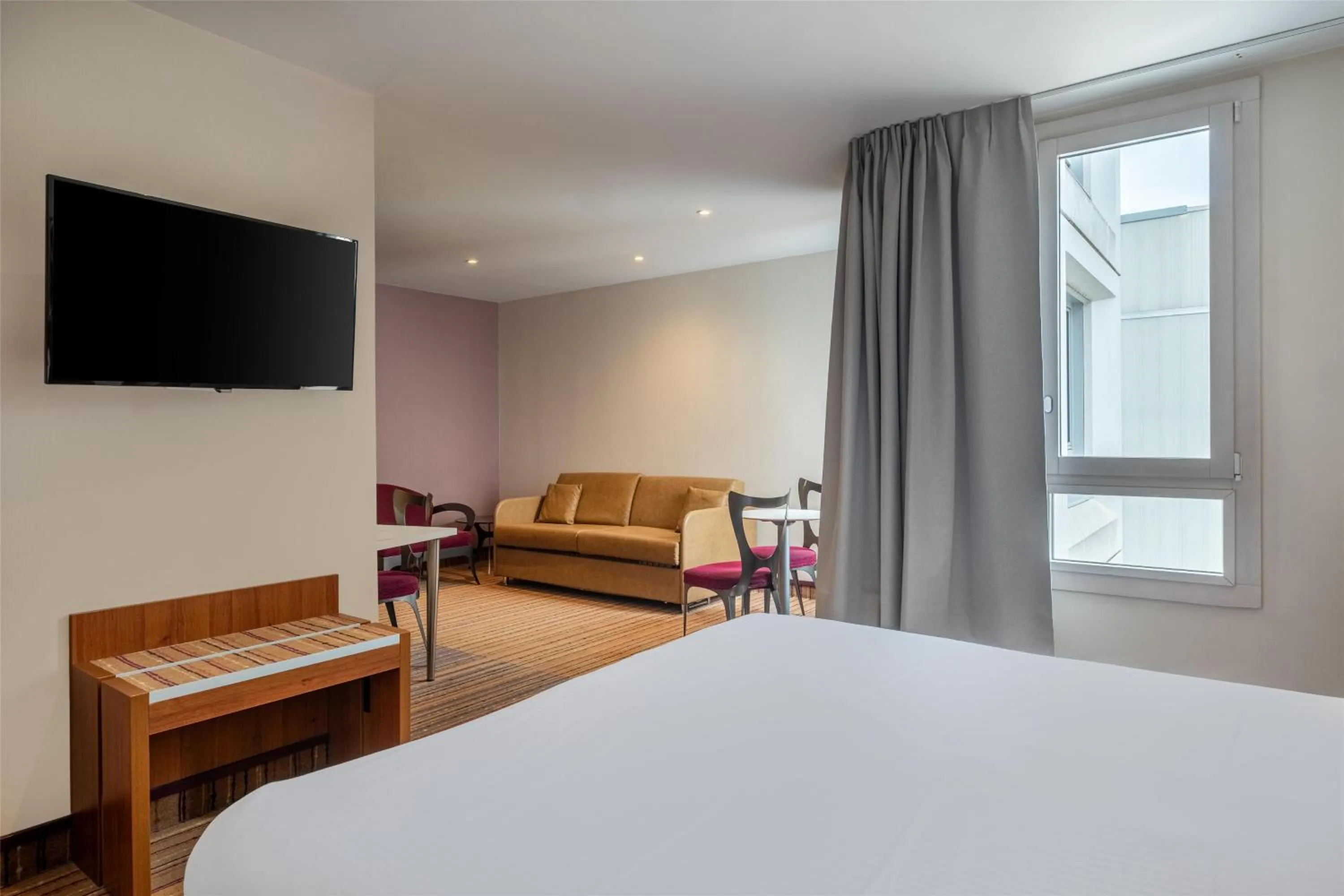 Bed in Spark by Hilton Lyon Ouest