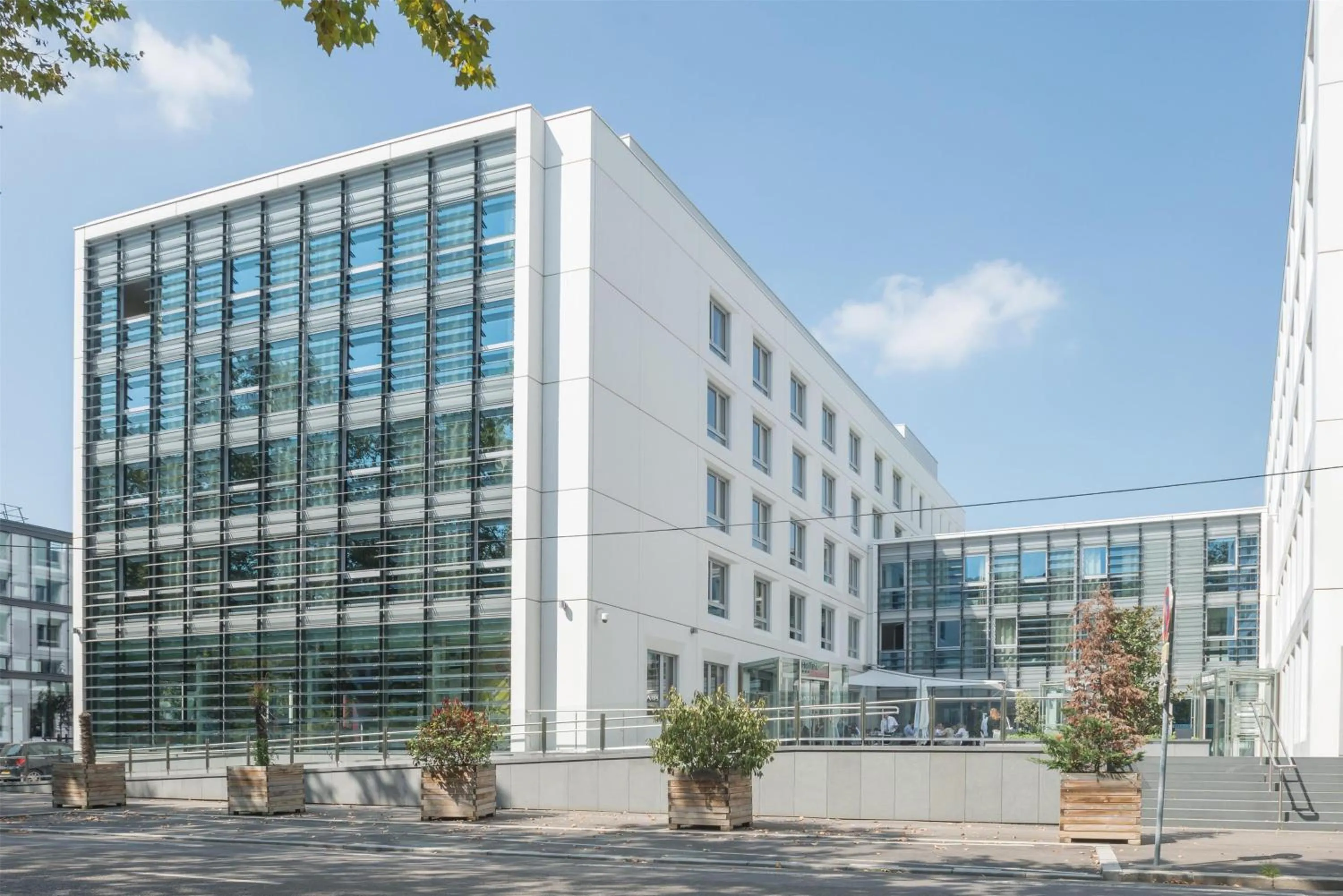 Property building in Spark by Hilton Lyon Ouest