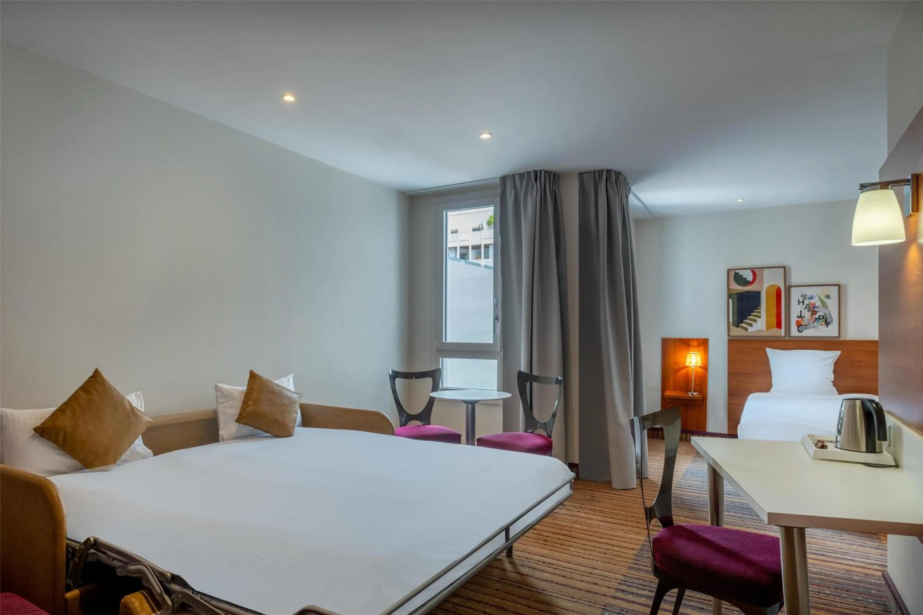 Living room, Bed in Spark by Hilton Lyon Ouest