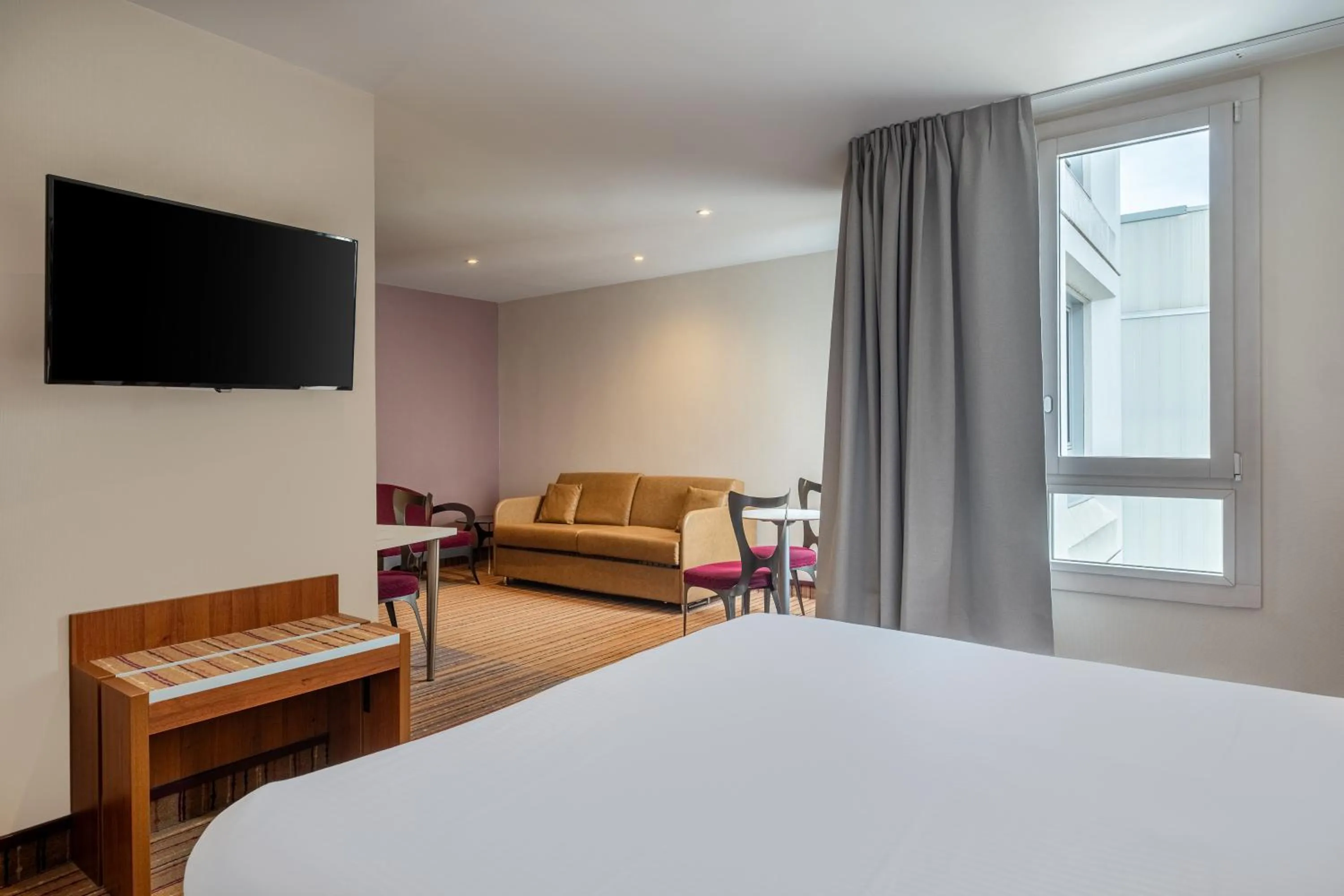 Bed in Spark by Hilton Lyon Ouest