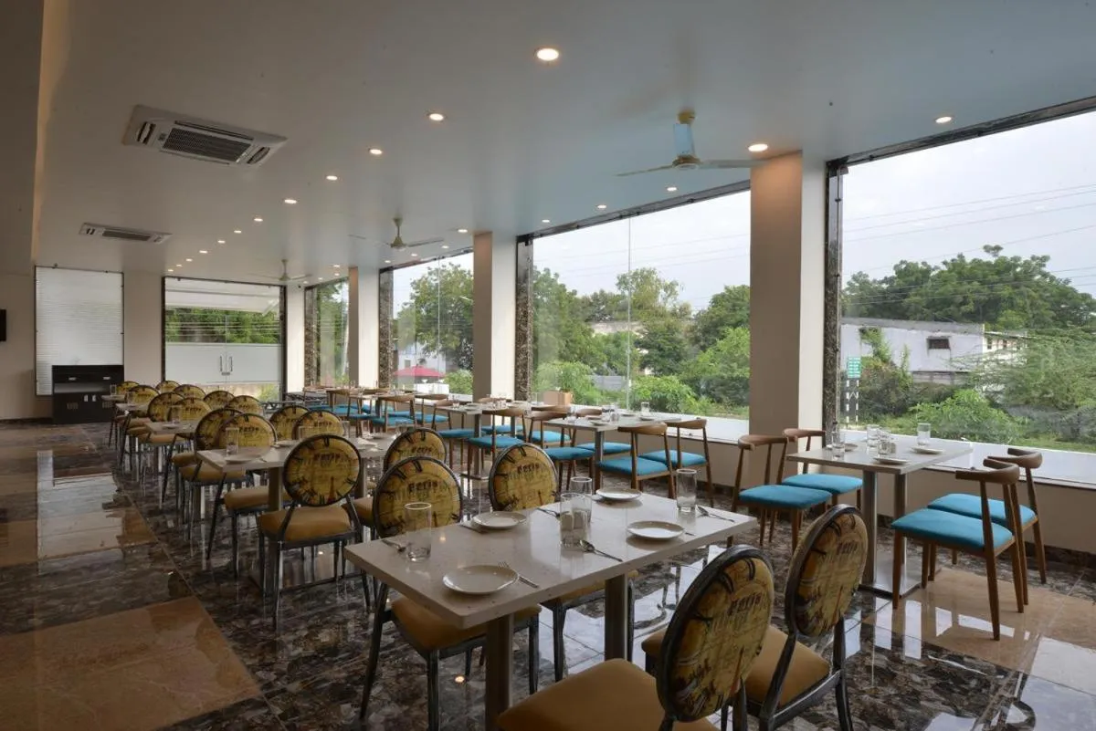 Restaurant/places to eat in The Fern Residency Parbhani