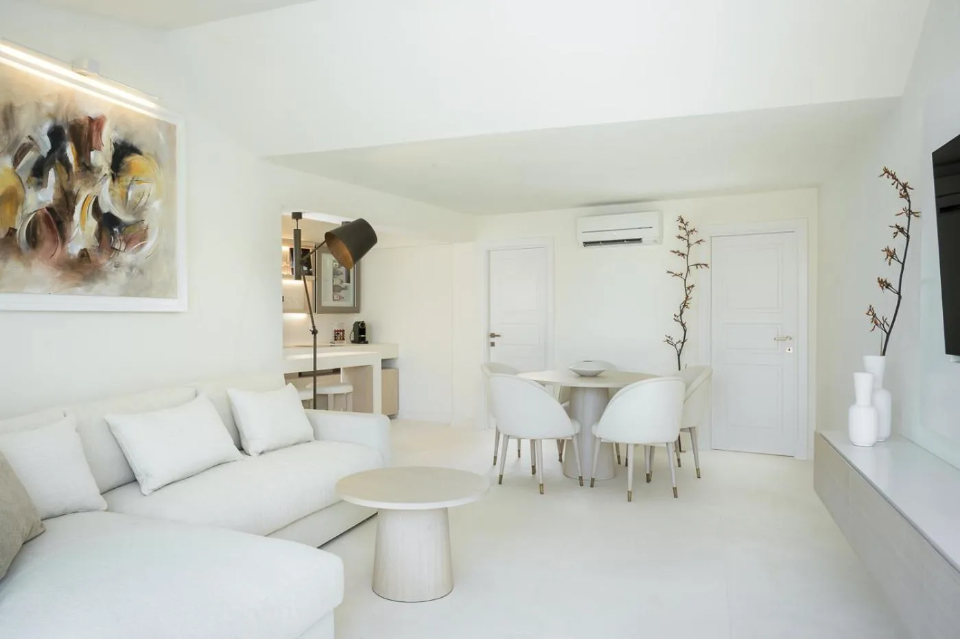 Seating area in Baia Bianca Suites