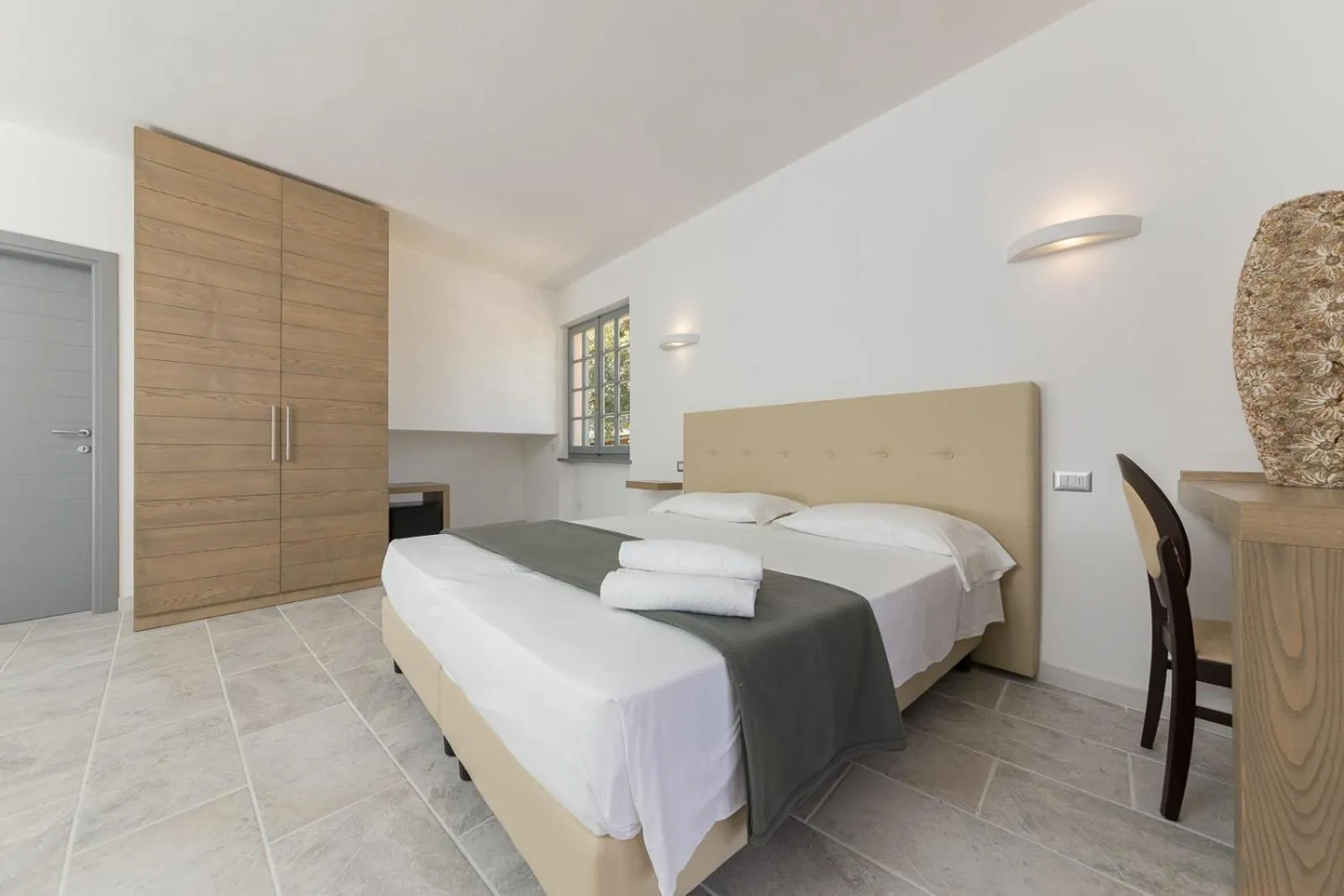 Bedroom, Bed in Hotel Delfino