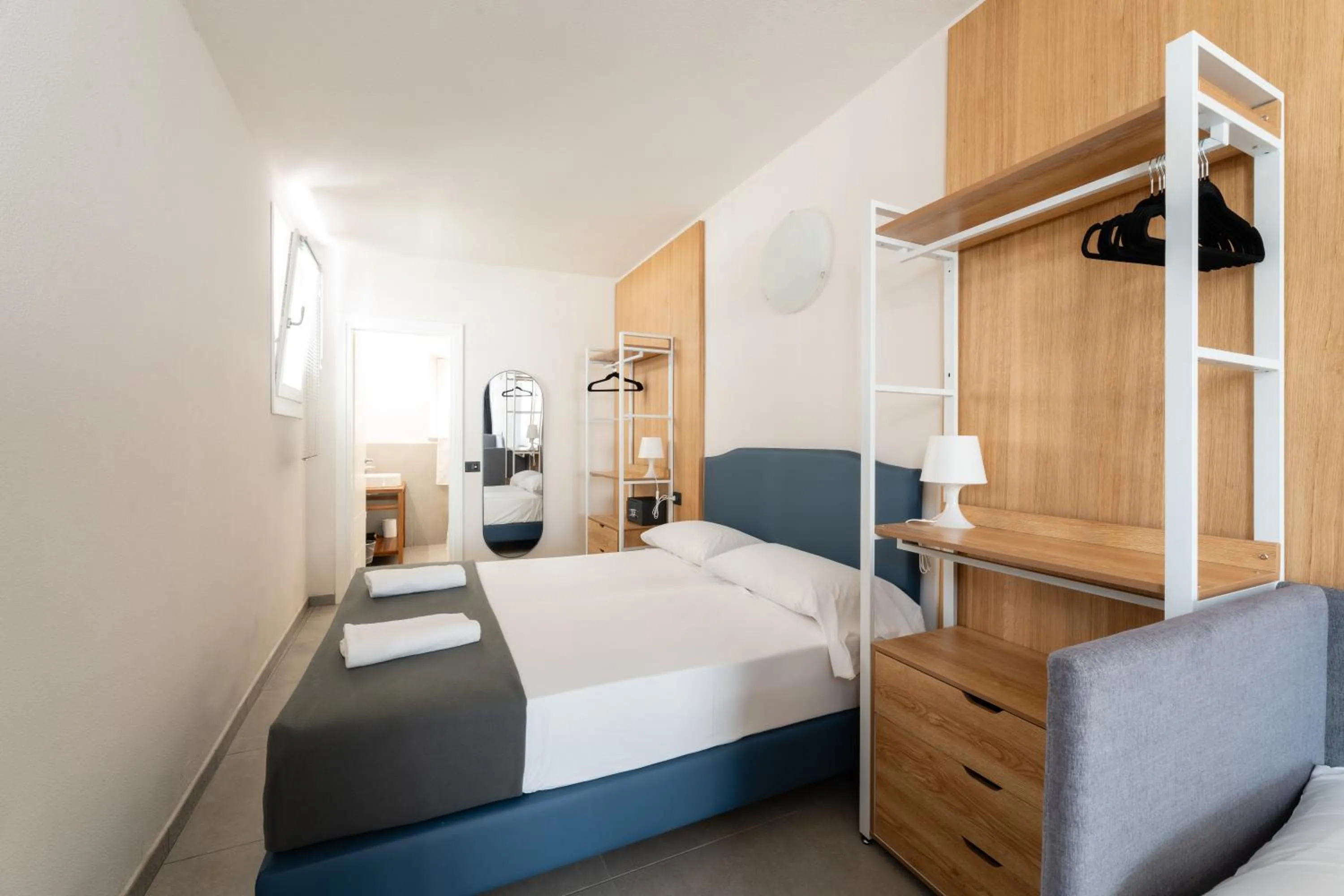 Bedroom, Bed in Hotel Delfino