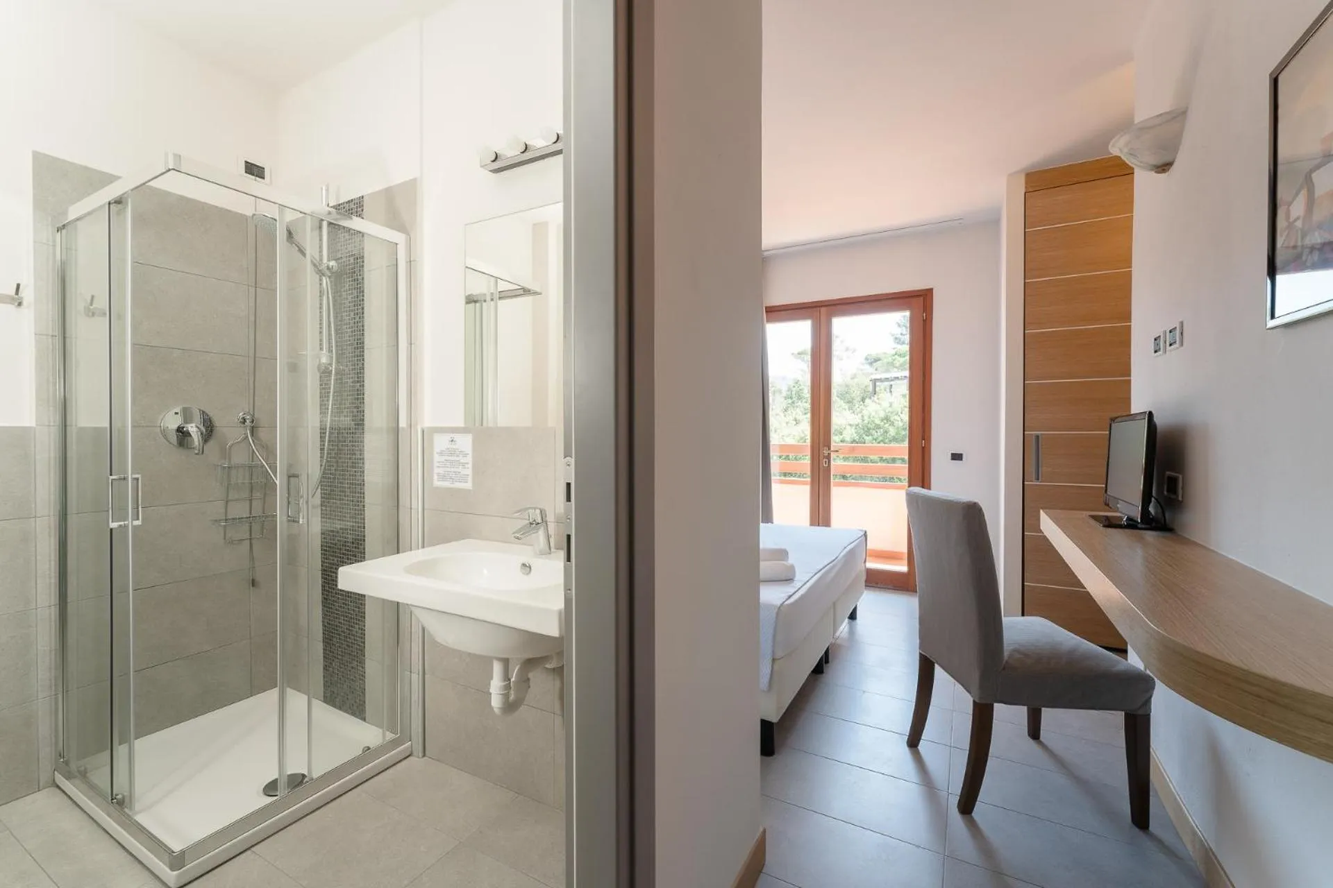 Bedroom in Hotel Delfino