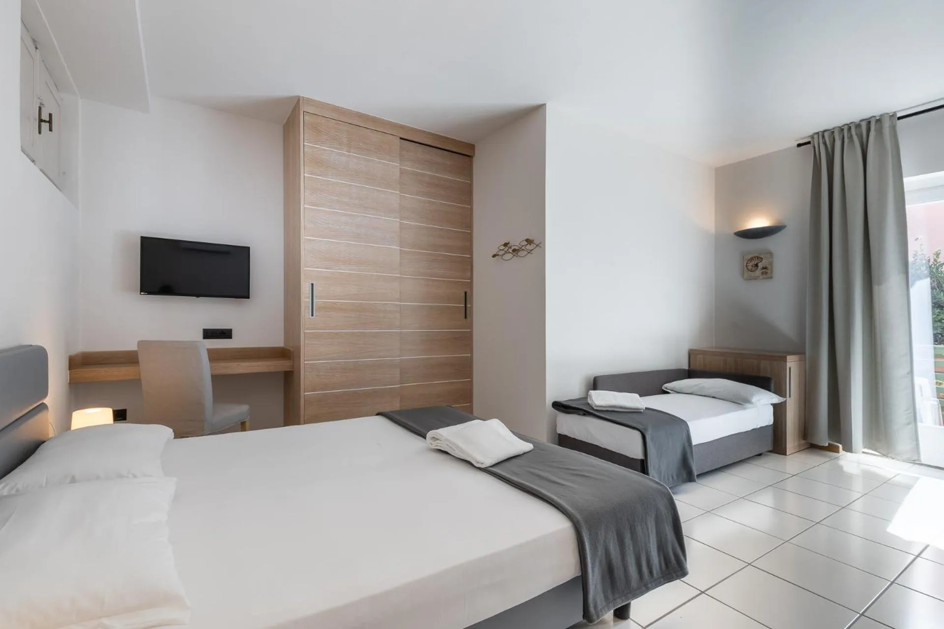 Photo of the whole room, Bed in Hotel Delfino