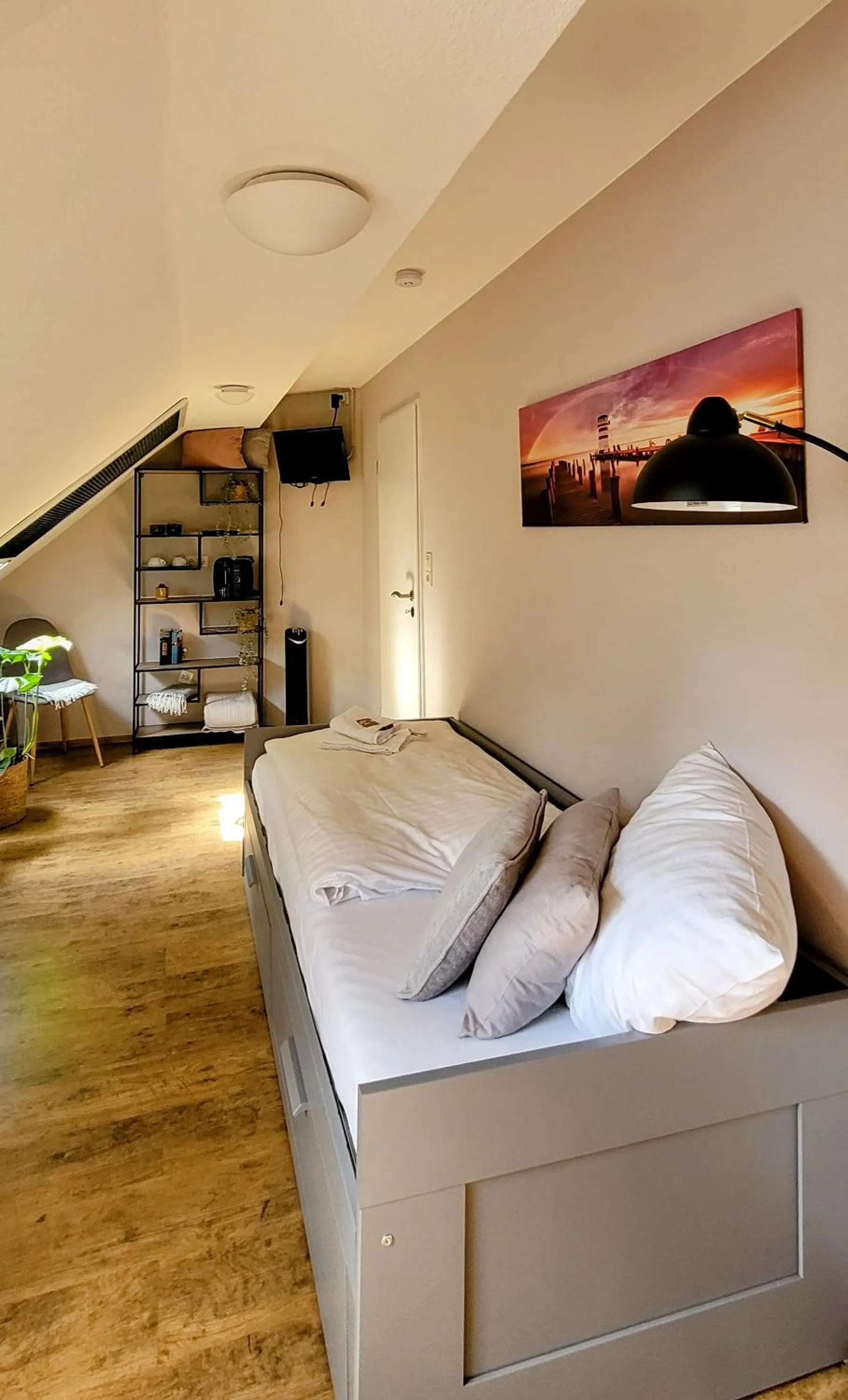 Coffee/tea facilities, Bed in Hotel Garni Kastanjehoff