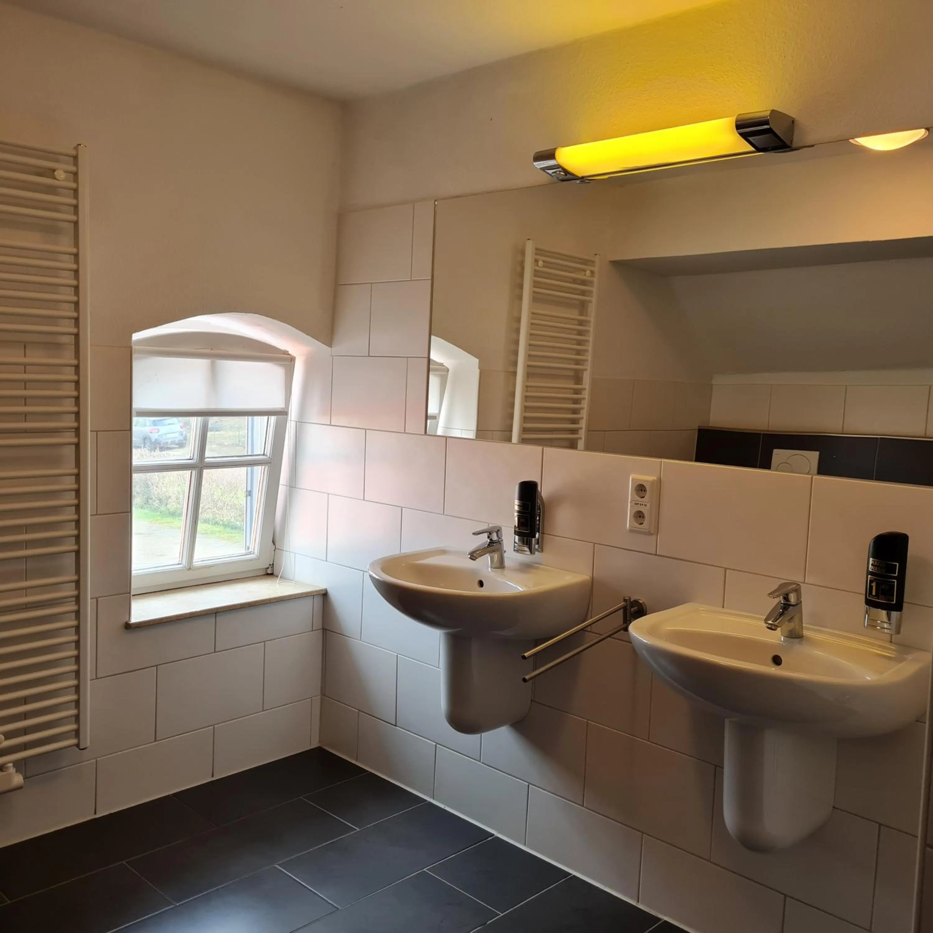 Toilet in Hotel Garni Kastanjehoff