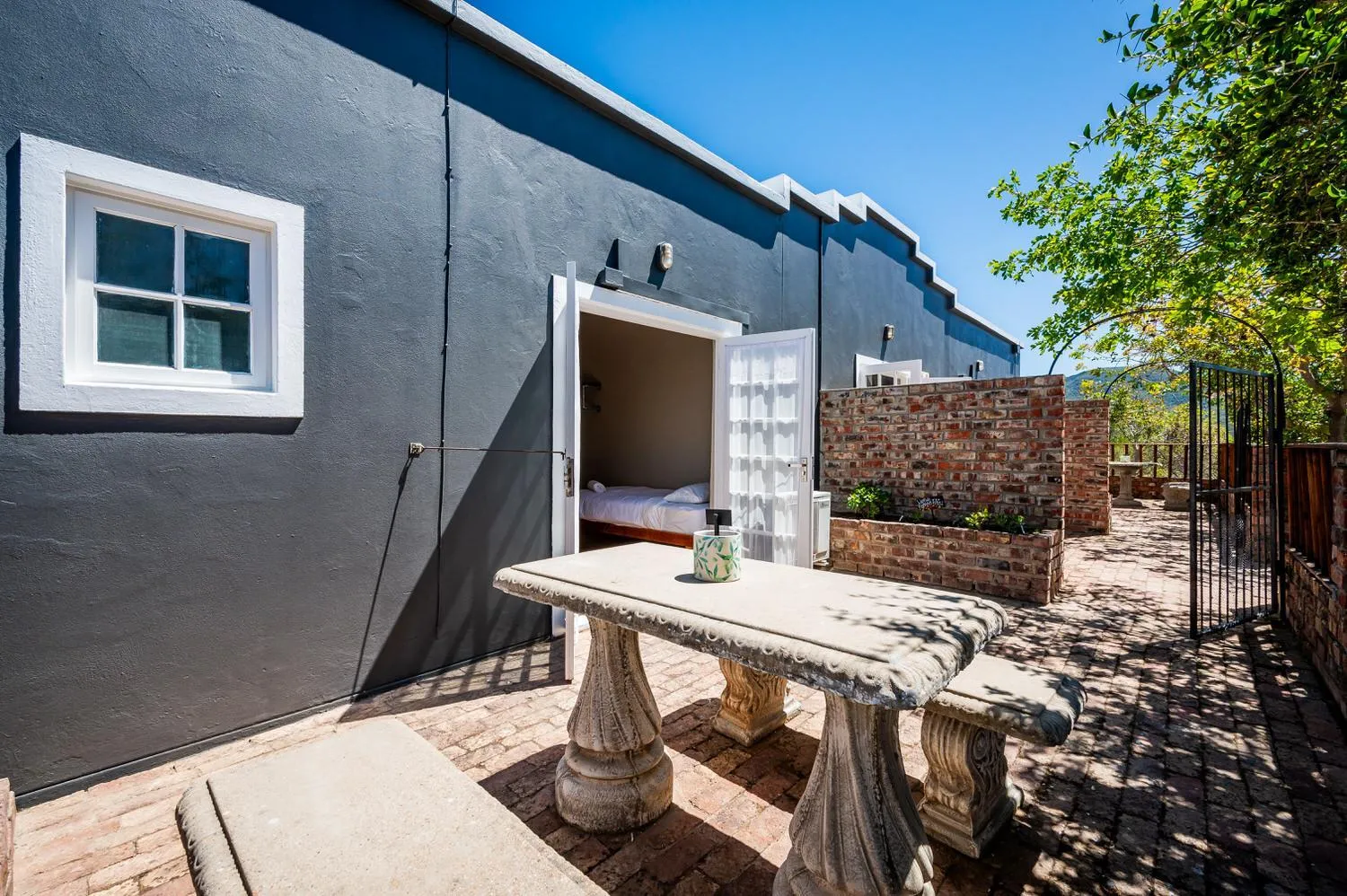 Inner courtyard view in Le Petit Karoo