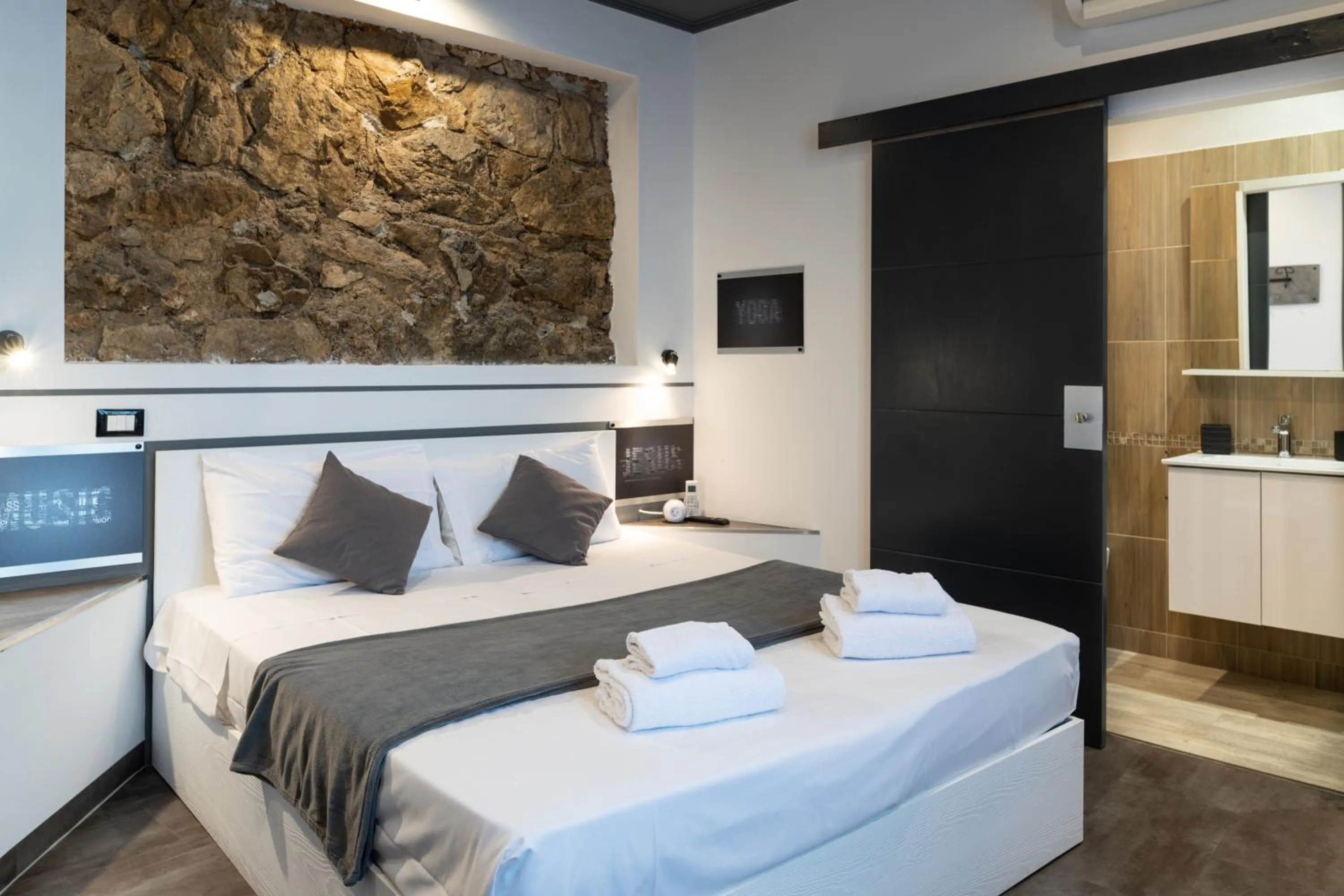 Bed in Villa Azur Cap d'Ail