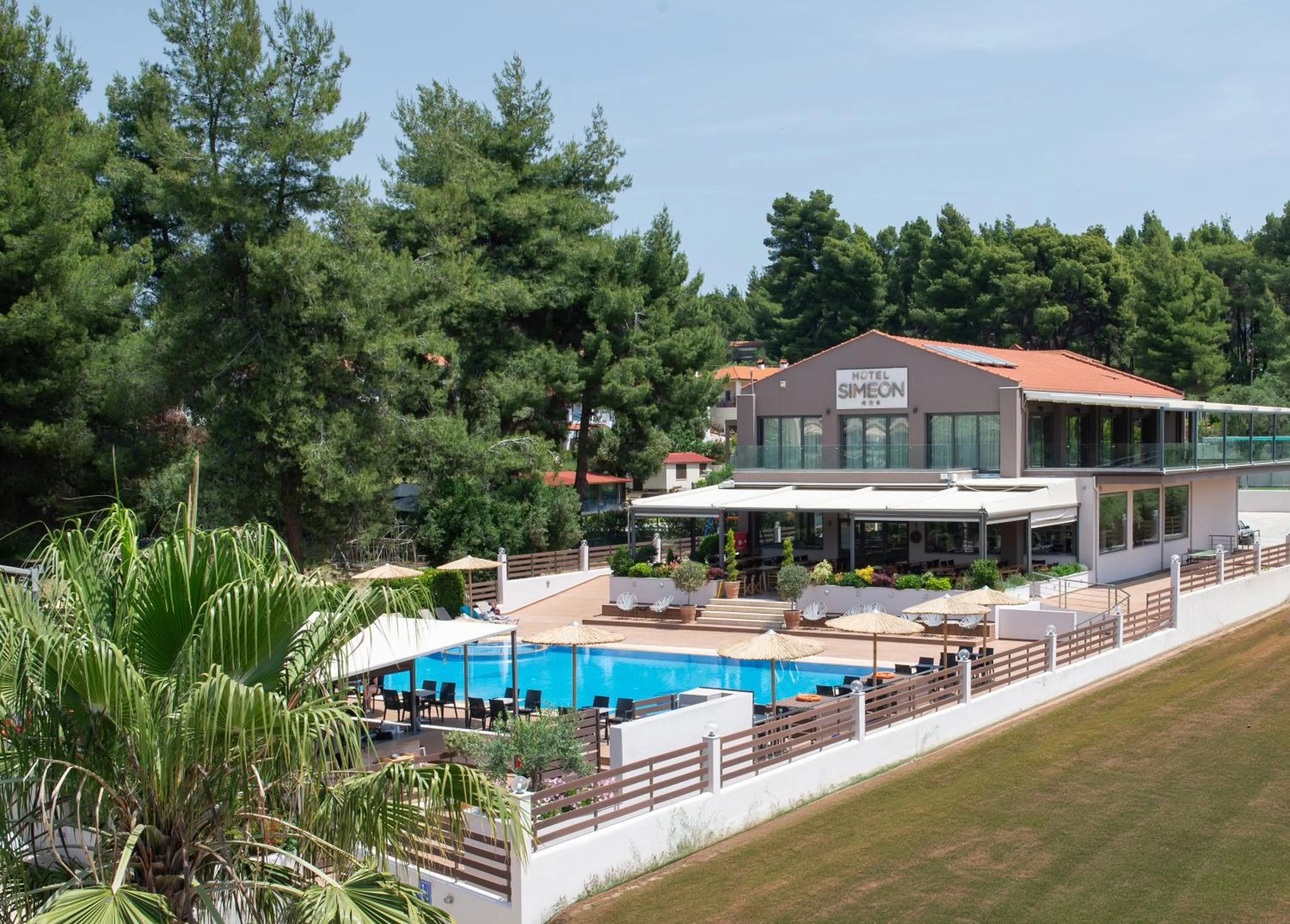 Restaurant/places to eat in Hotel Simeon