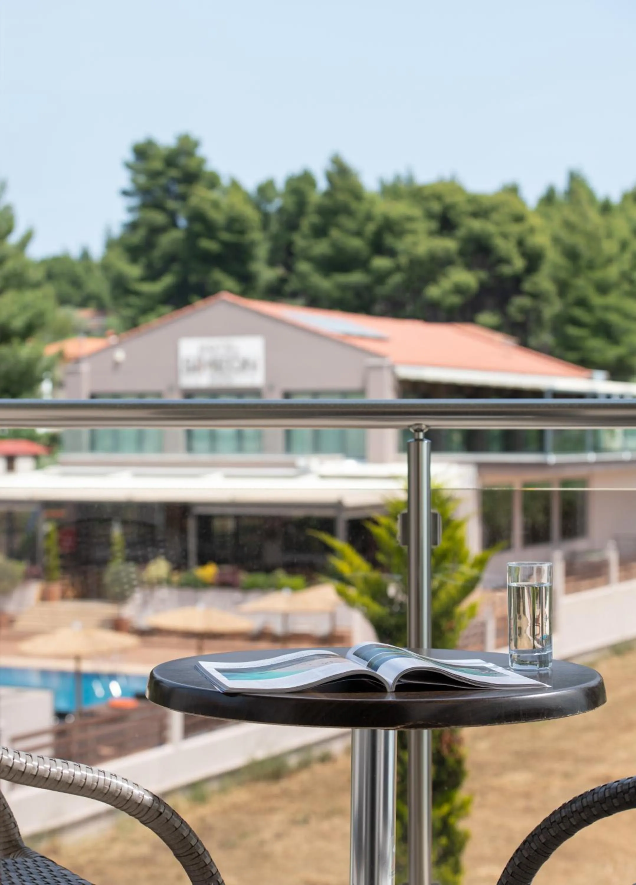 Restaurant/places to eat in Hotel Simeon