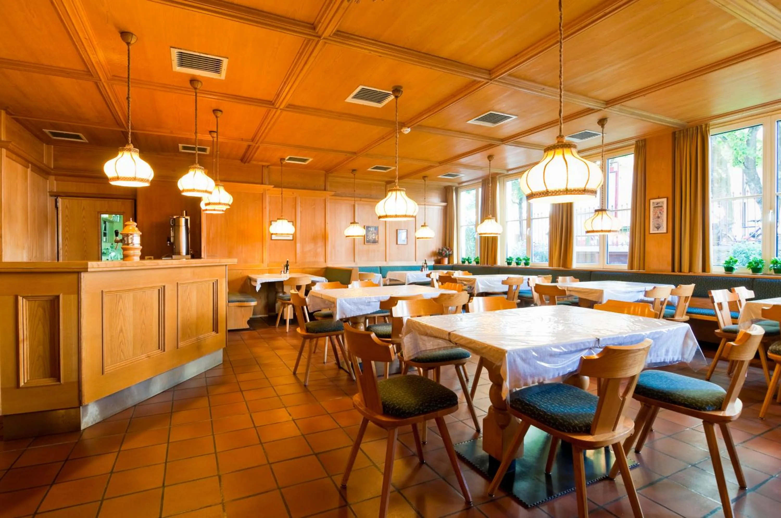 Restaurant/places to eat in Kolpinghaus Bolzano