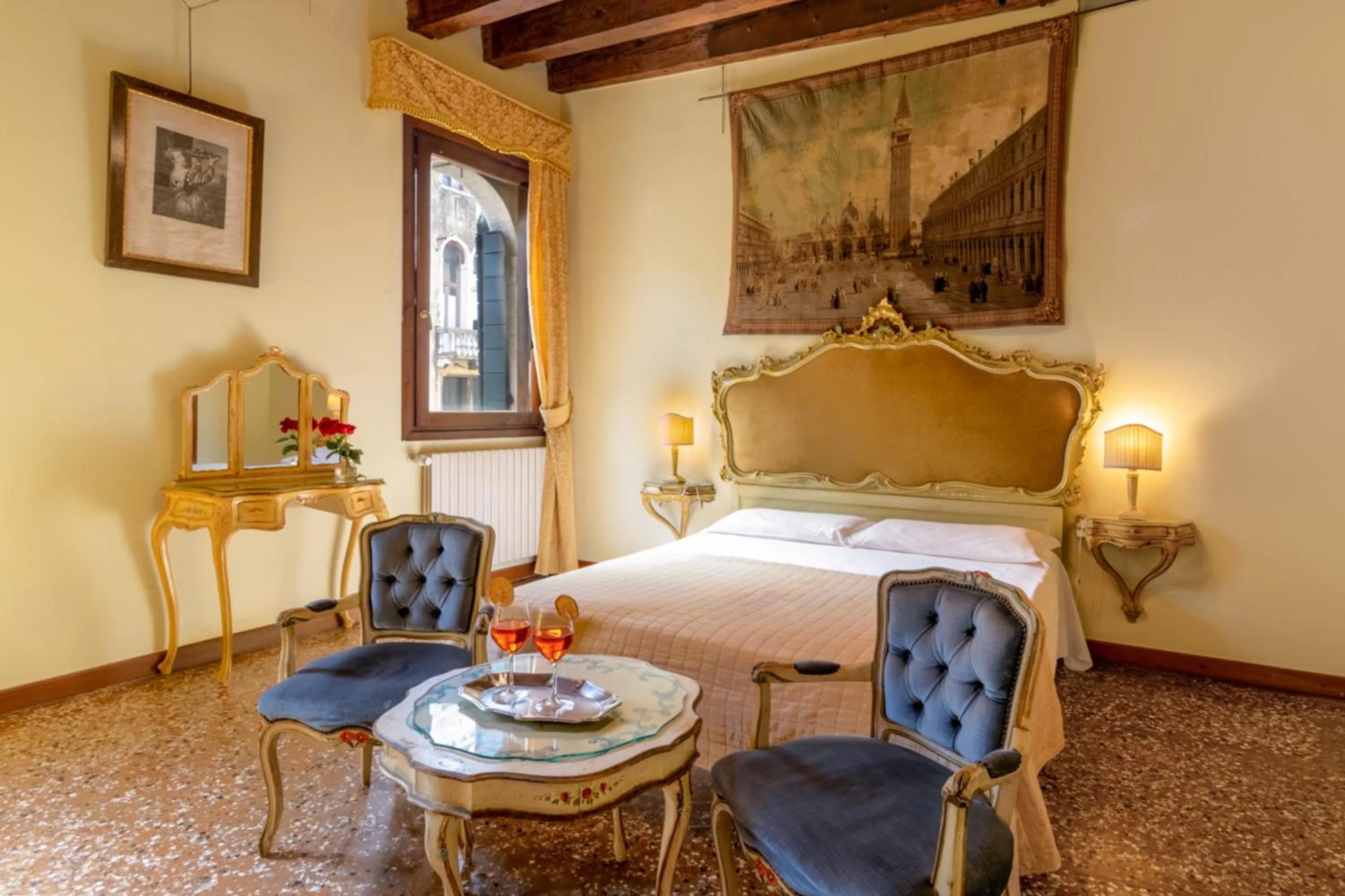 Bed in B&B Luxury San Firmino Canal View