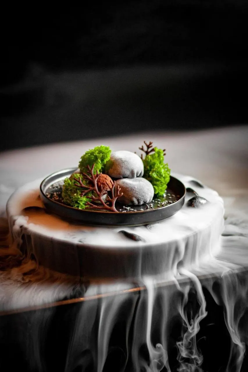 Restaurant/places to eat in 11 Mirrors Design Hotel