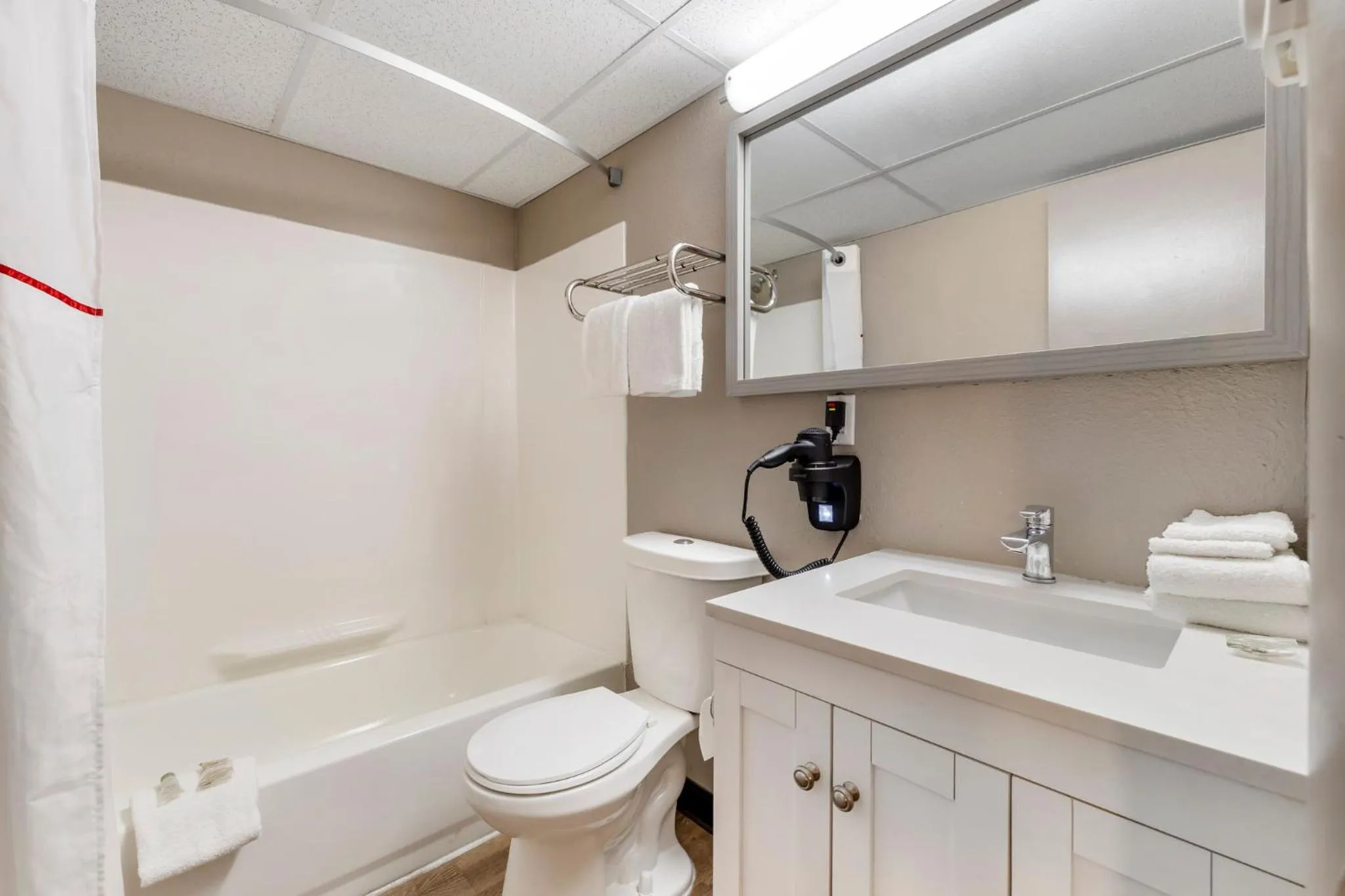 Bathroom in Red Roof Inn Stroudsburg