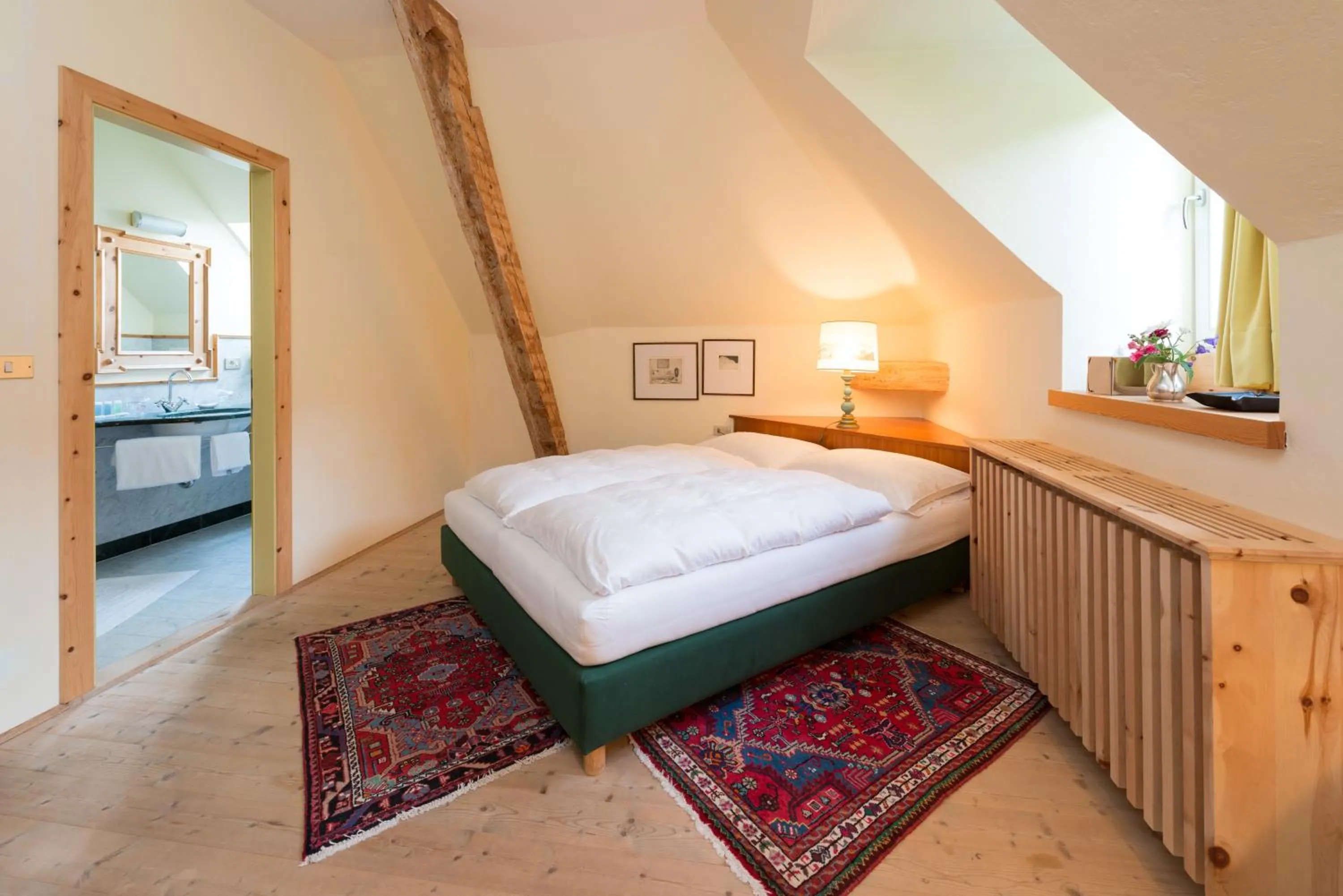 Bathroom, Bed in Gasthof Kohlern 1130 m