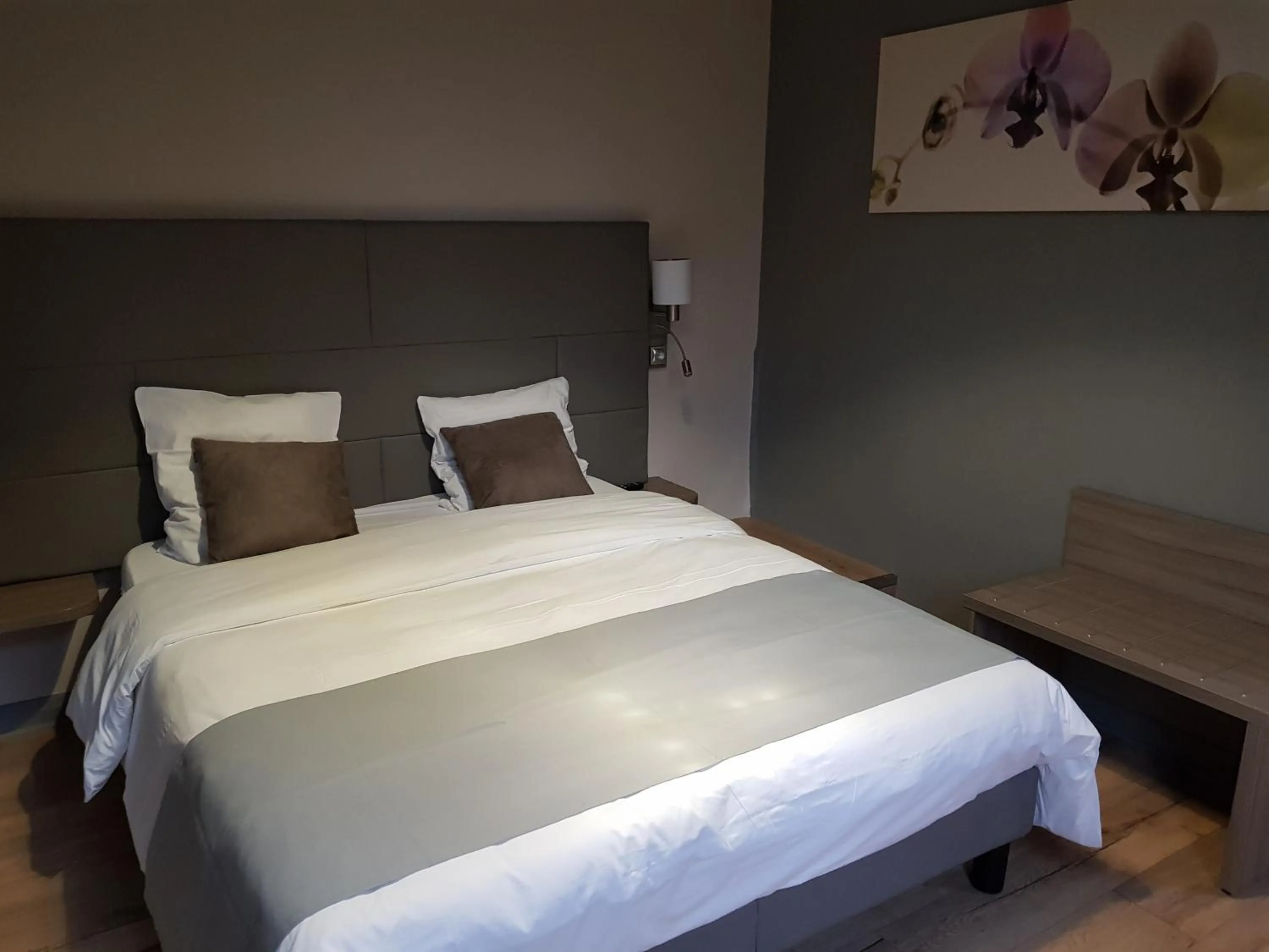 Bed in LOGIS - Château de la Motte - Hôtel & Restaurant