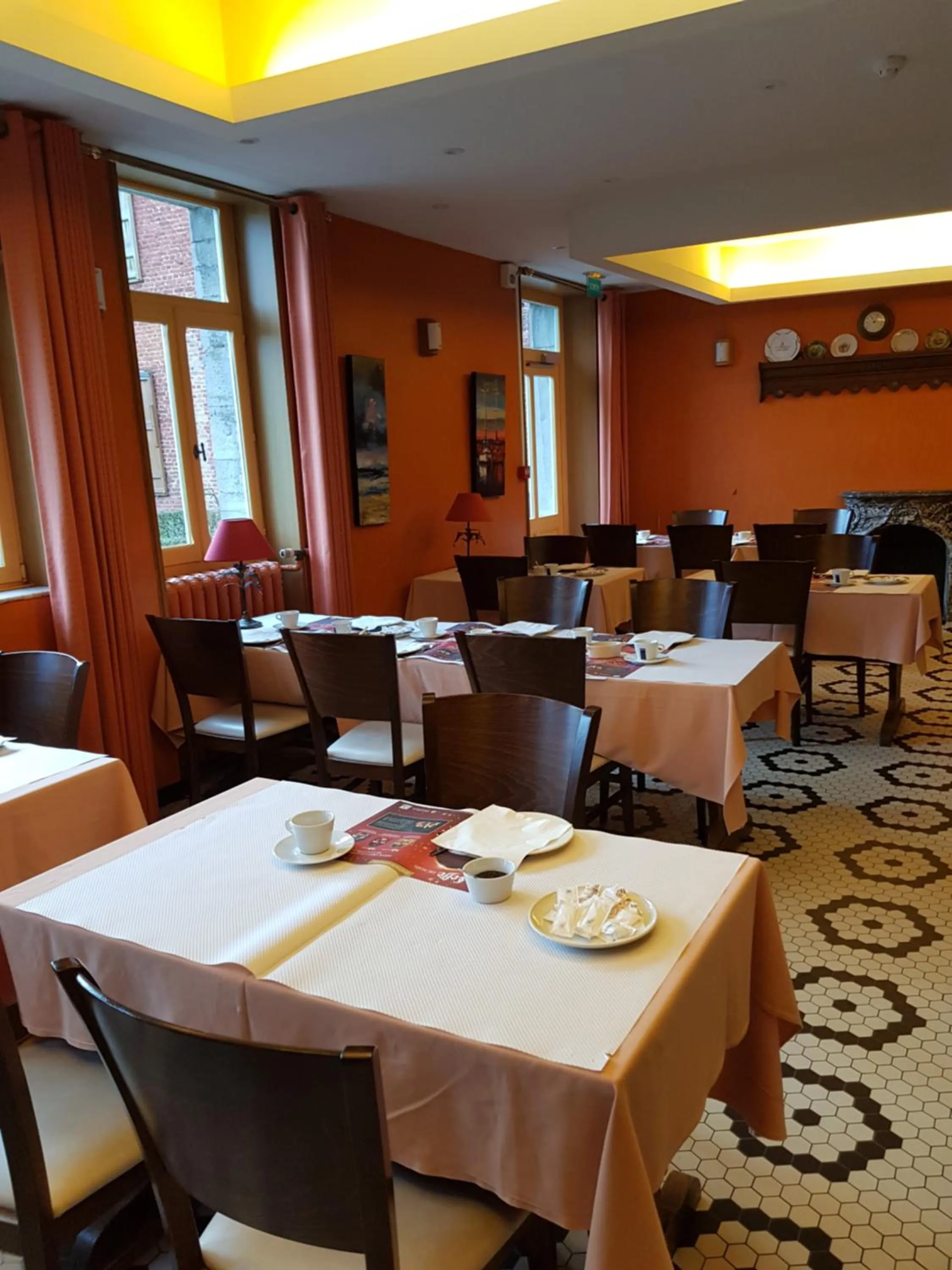 Breakfast in LOGIS - Château de la Motte - Hôtel & Restaurant