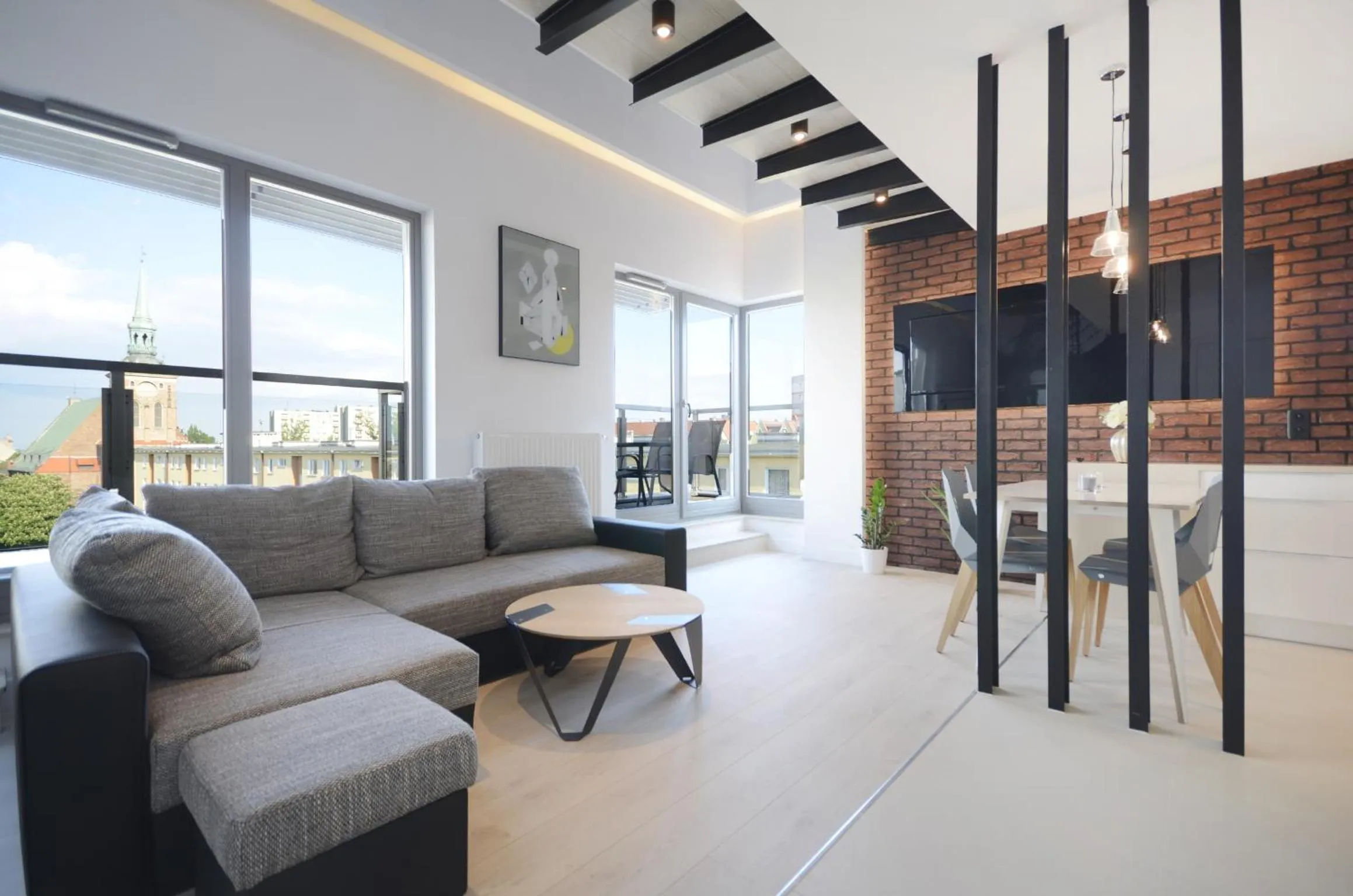 Communal lounge/ TV room in Dom & House – Old Town Waterlane