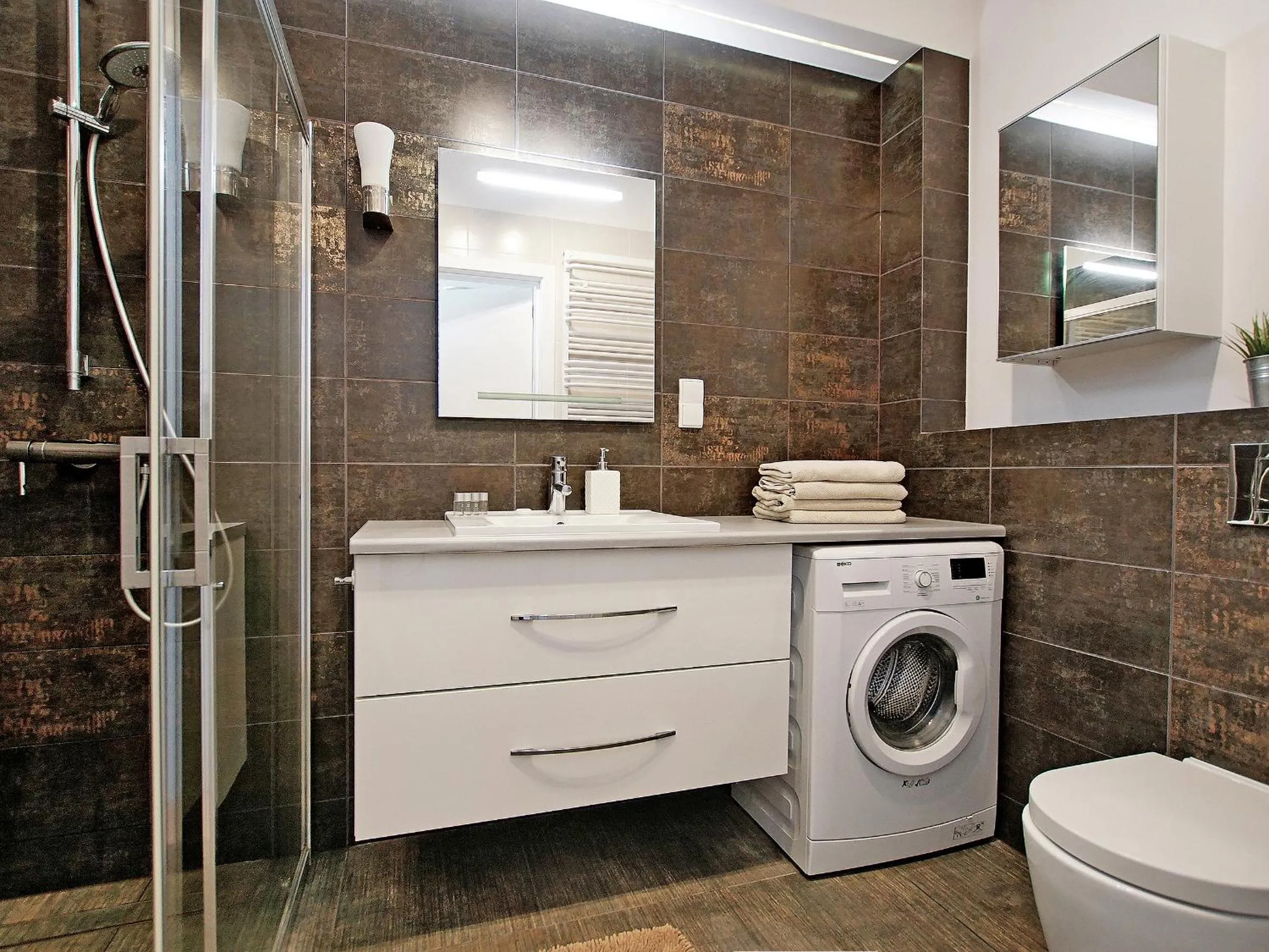Shower in Dom & House – Old Town Waterlane