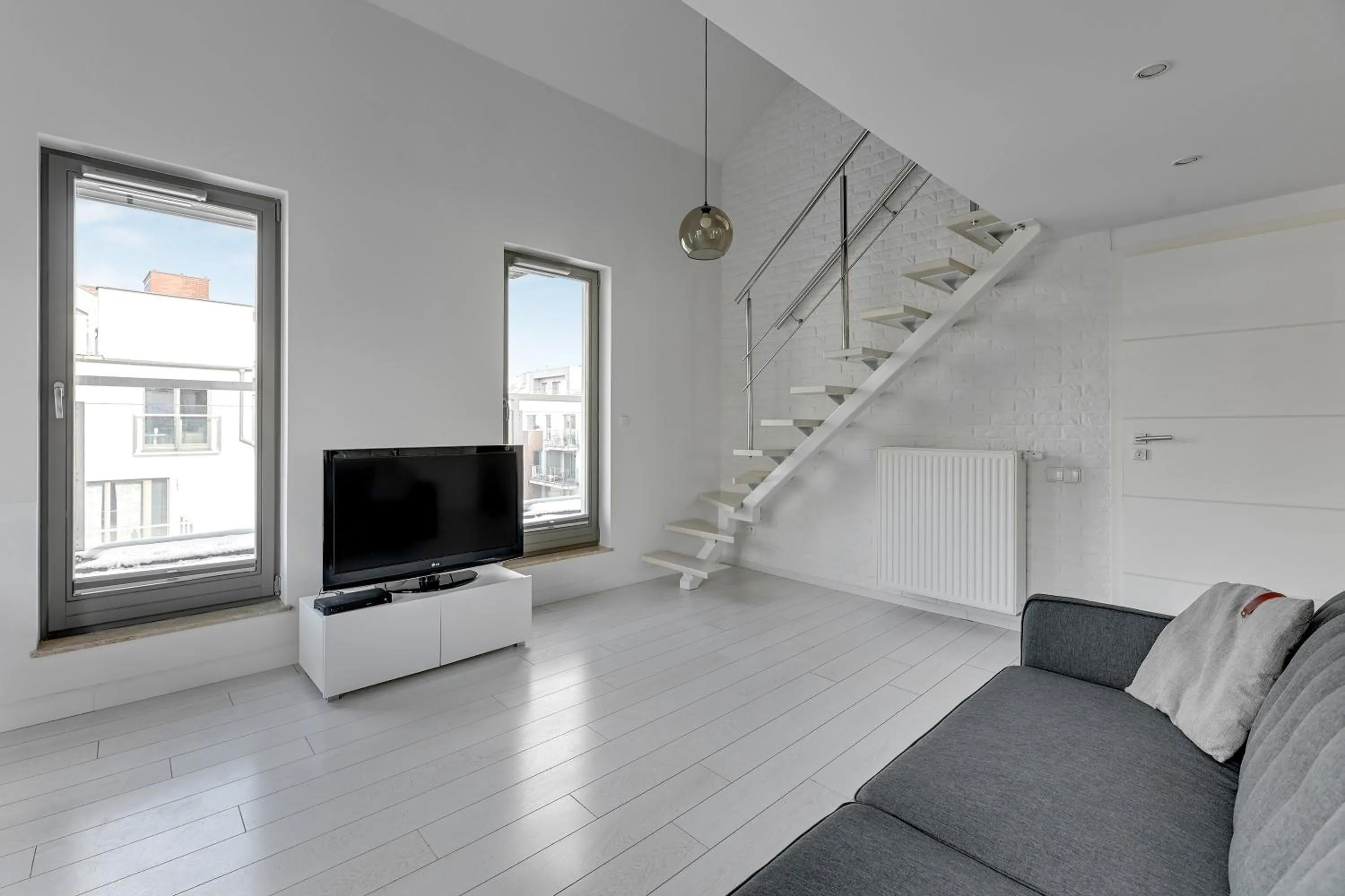 Communal lounge/ TV room in Dom & House – Old Town Waterlane