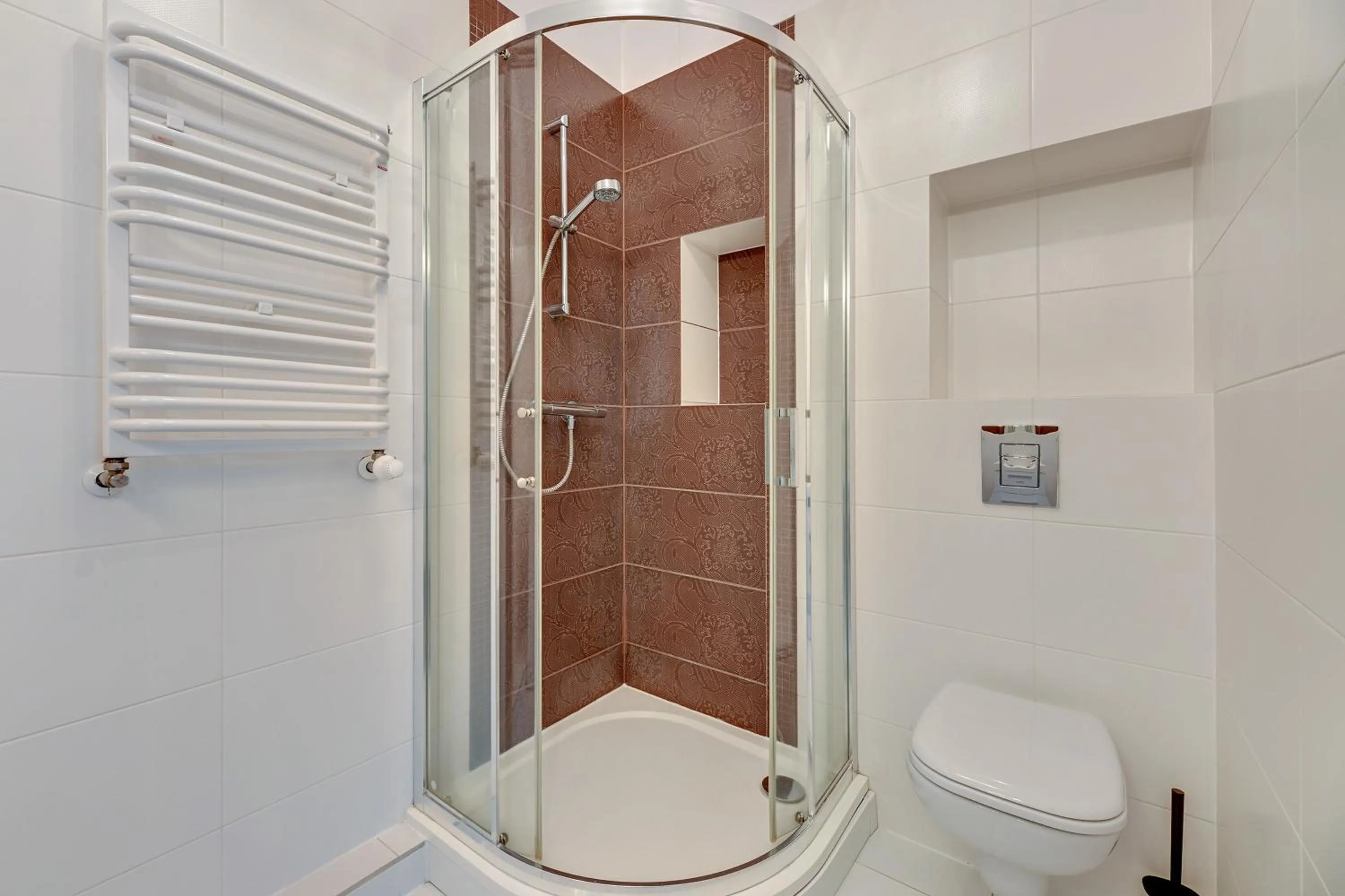 Shower in Dom & House – Old Town Waterlane