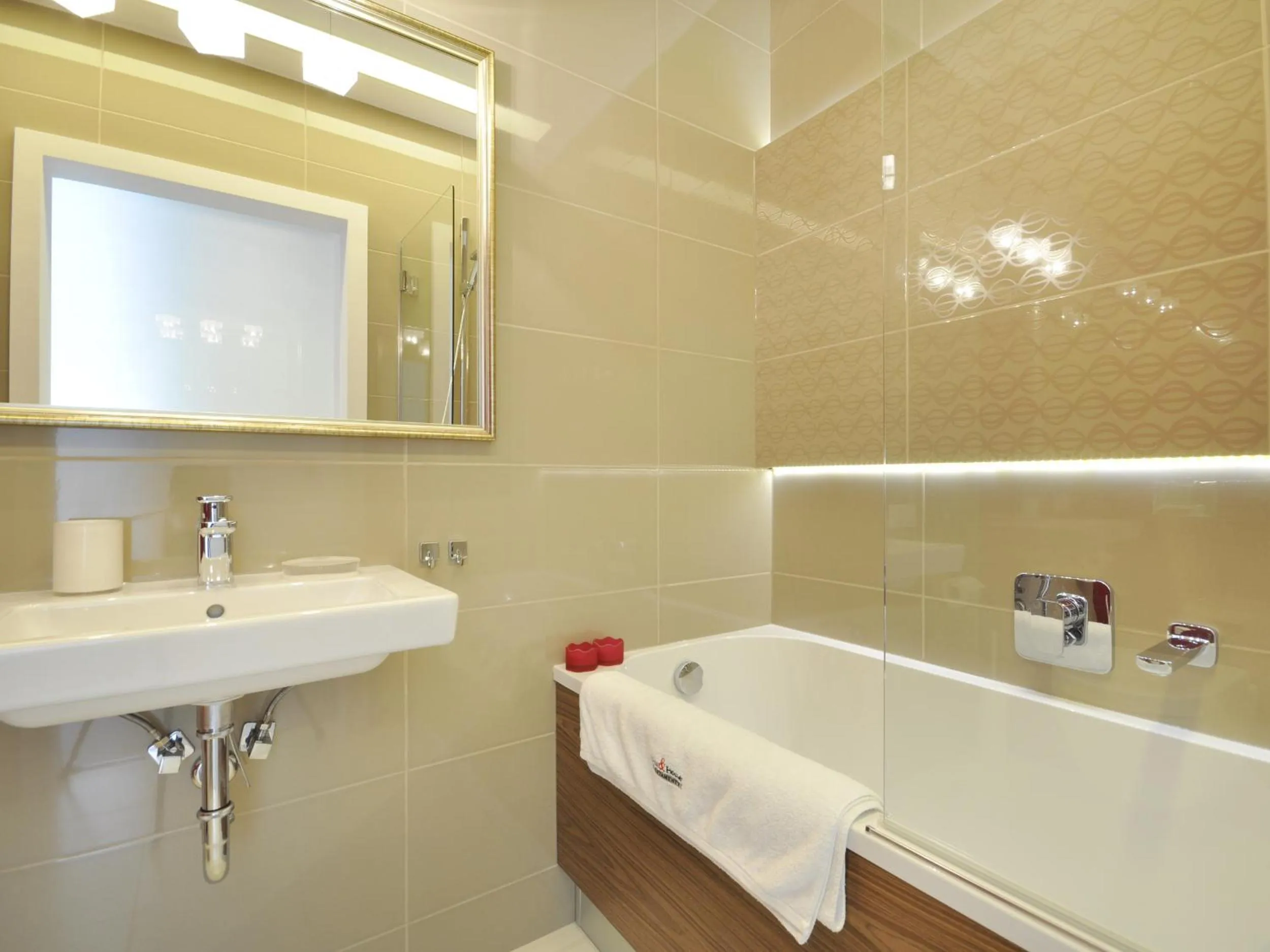 Bathroom in Dom & House – Old Town Waterlane