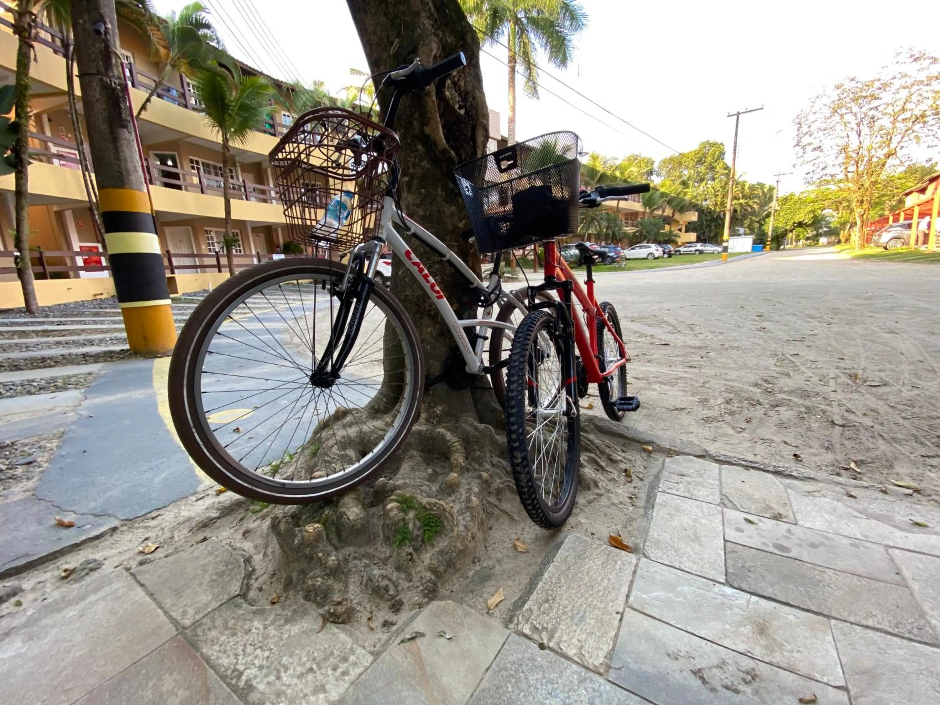 Day in Flat estudio 110 Amarilis Riviera de São Lourenço, 03 piscina climatizada, serviço de hotelaria, limpesa e troca de toalhas diária, carregador veiculo elétrico e servico de praia finais de semana WiFi 500