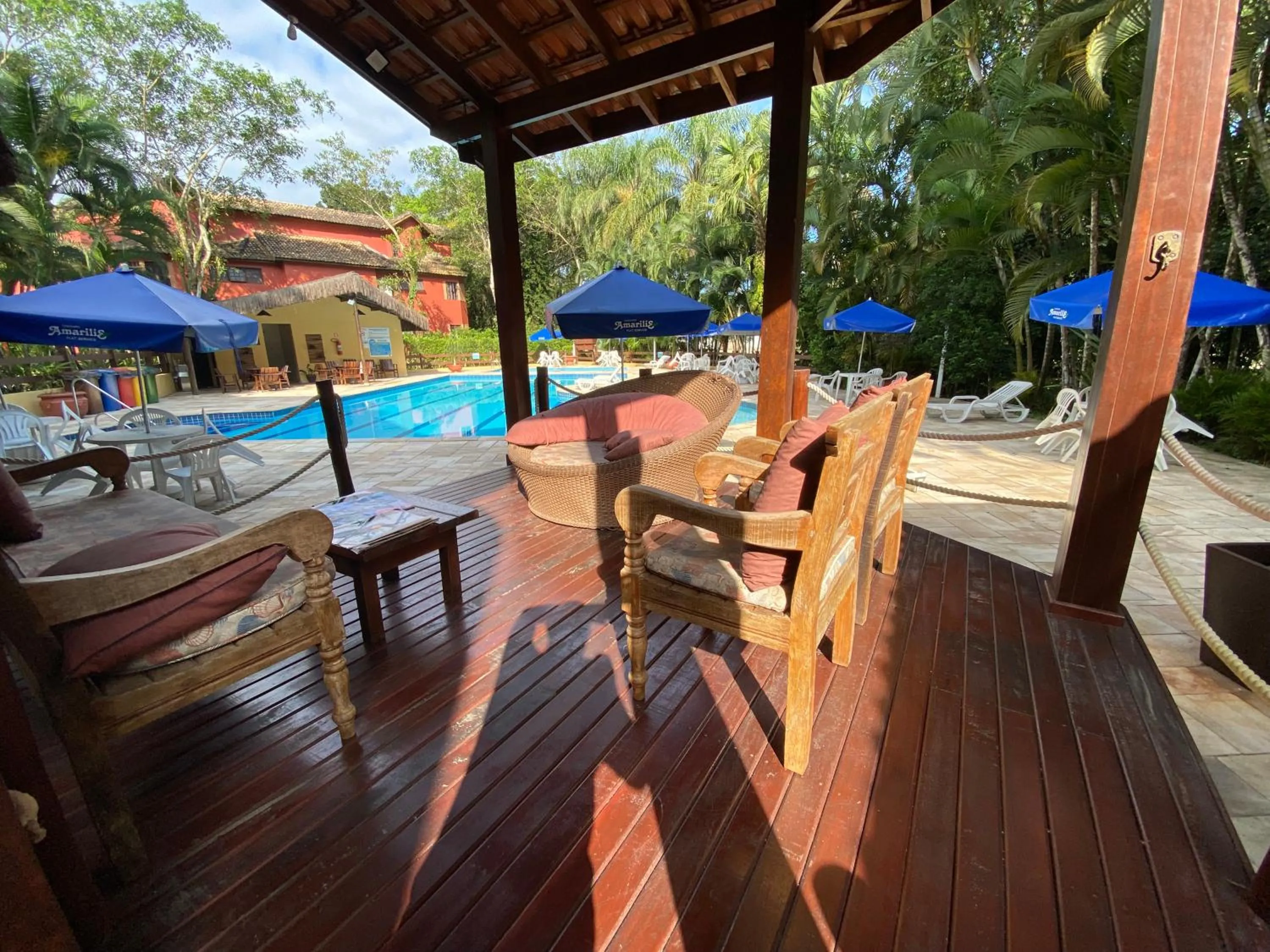 Patio in Flat estudio 110 Amarilis Riviera de São Lourenço, 03 piscina climatizada, serviço de hotelaria, limpesa e troca de toalhas diária, carregador veiculo elétrico e servico de praia finais de semana WiFi 500