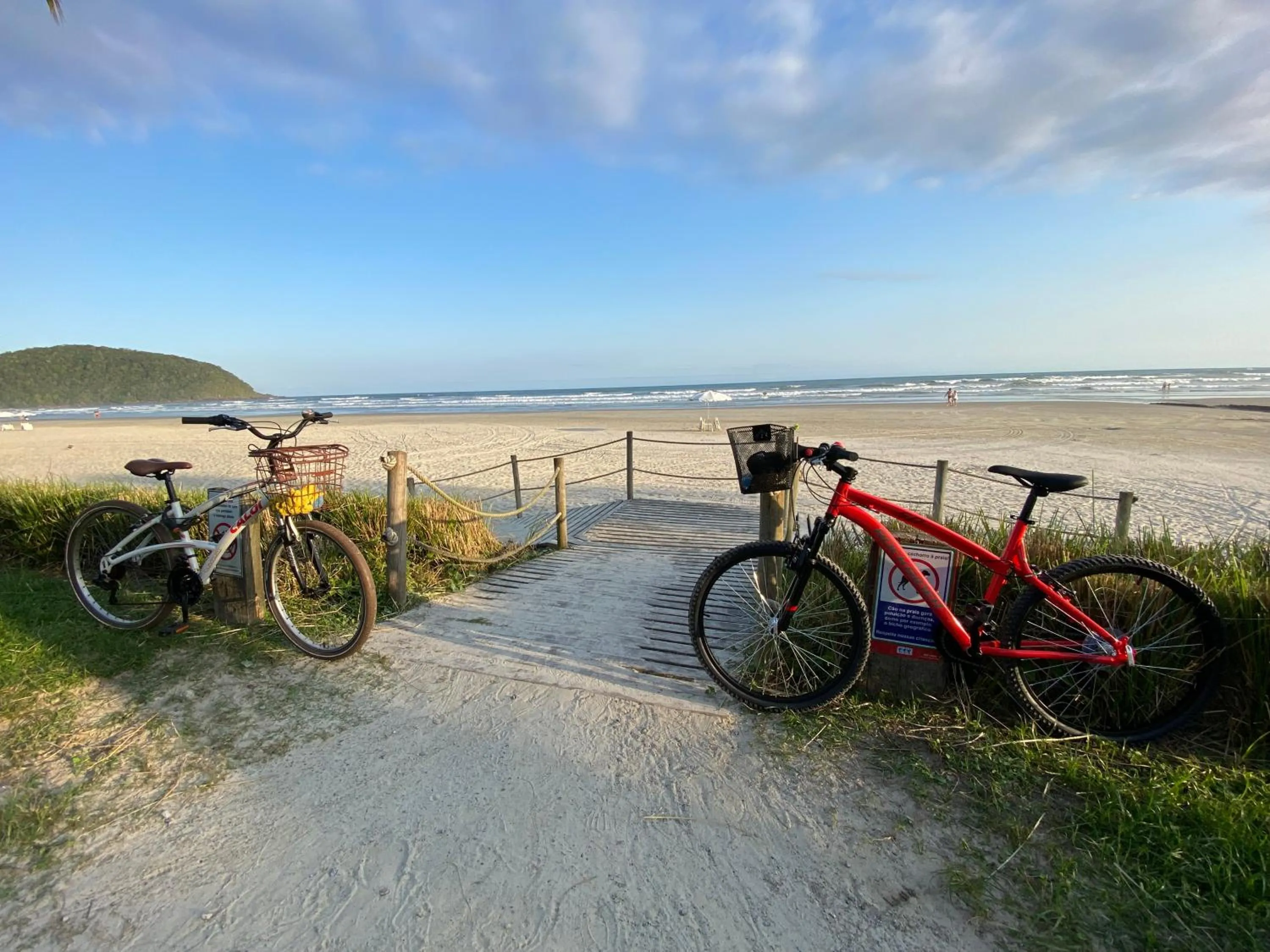 Cycling in Flat estudio 110 Amarilis Riviera de São Lourenço, 03 piscina climatizada, serviço de hotelaria, limpesa e troca de toalhas diária, carregador veiculo elétrico e servico de praia finais de semana WiFi 500