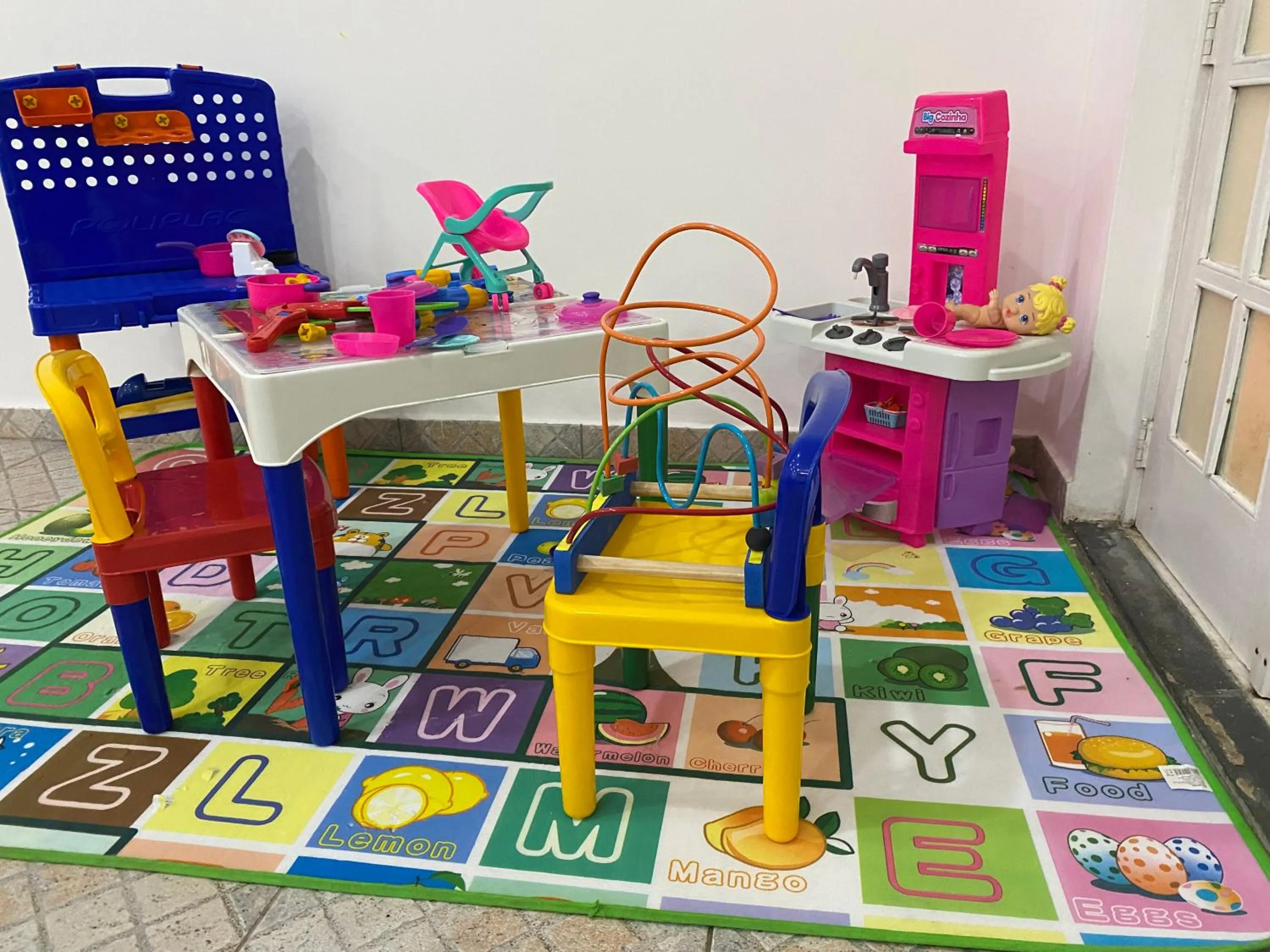 Kids's club in Flat estudio 110 Amarilis Riviera de São Lourenço, 03 piscina climatizada, serviço de hotelaria, limpesa e troca de toalhas diária, carregador veiculo elétrico e servico de praia finais de semana WiFi 500