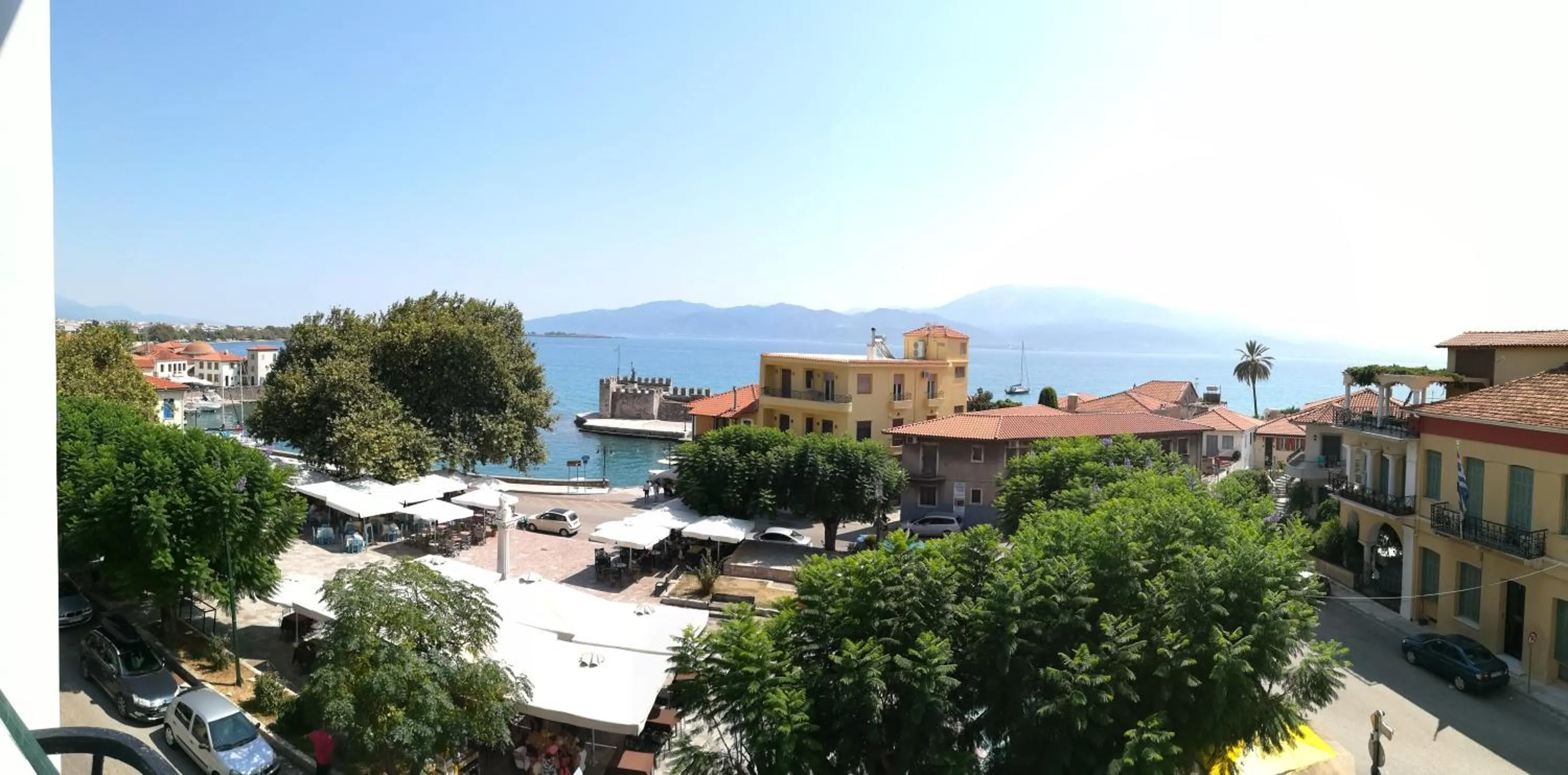 Balcony/Terrace in Amaryllis